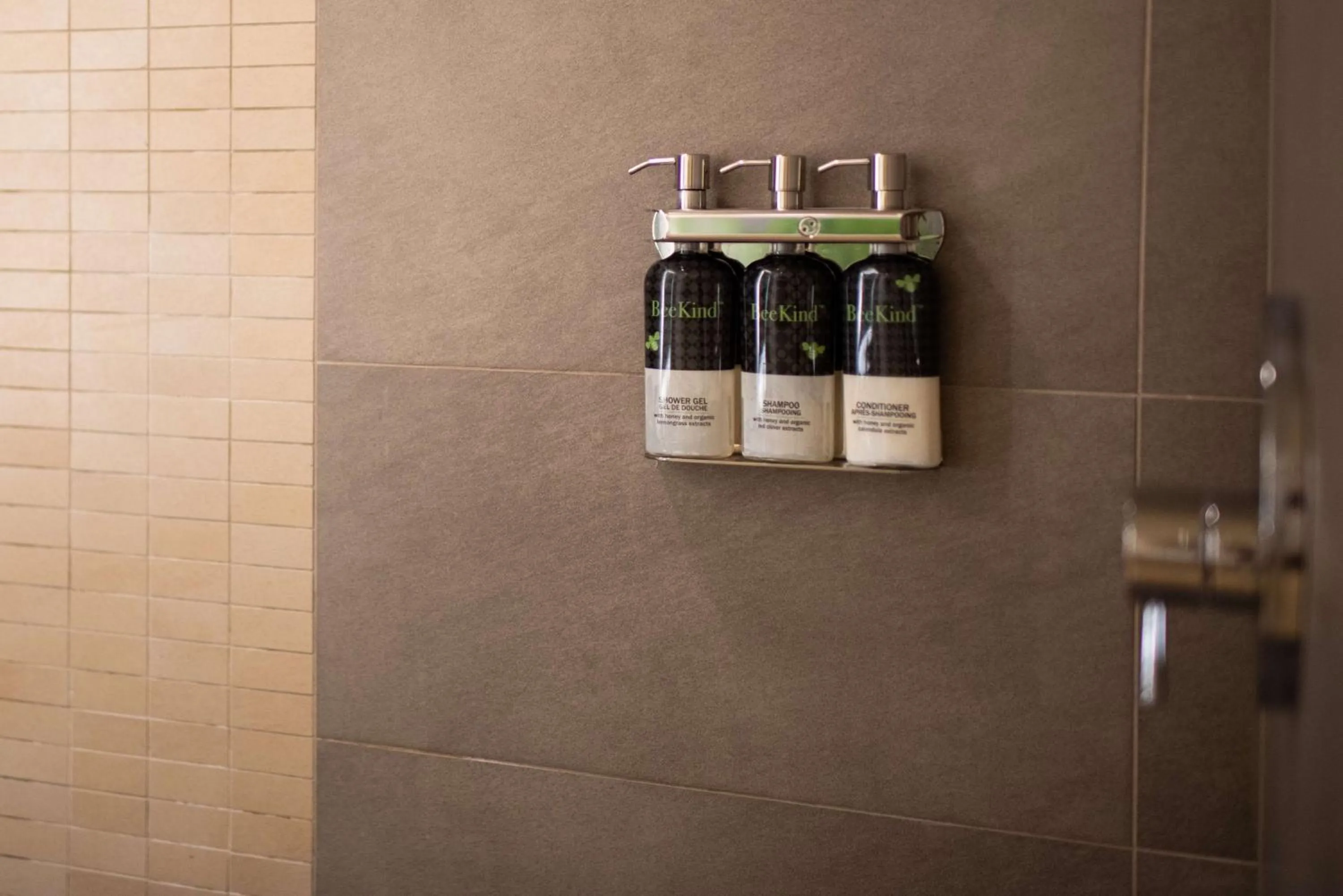 King Room with Accessible Shower - Disability Access in Hyatt at Olive 8