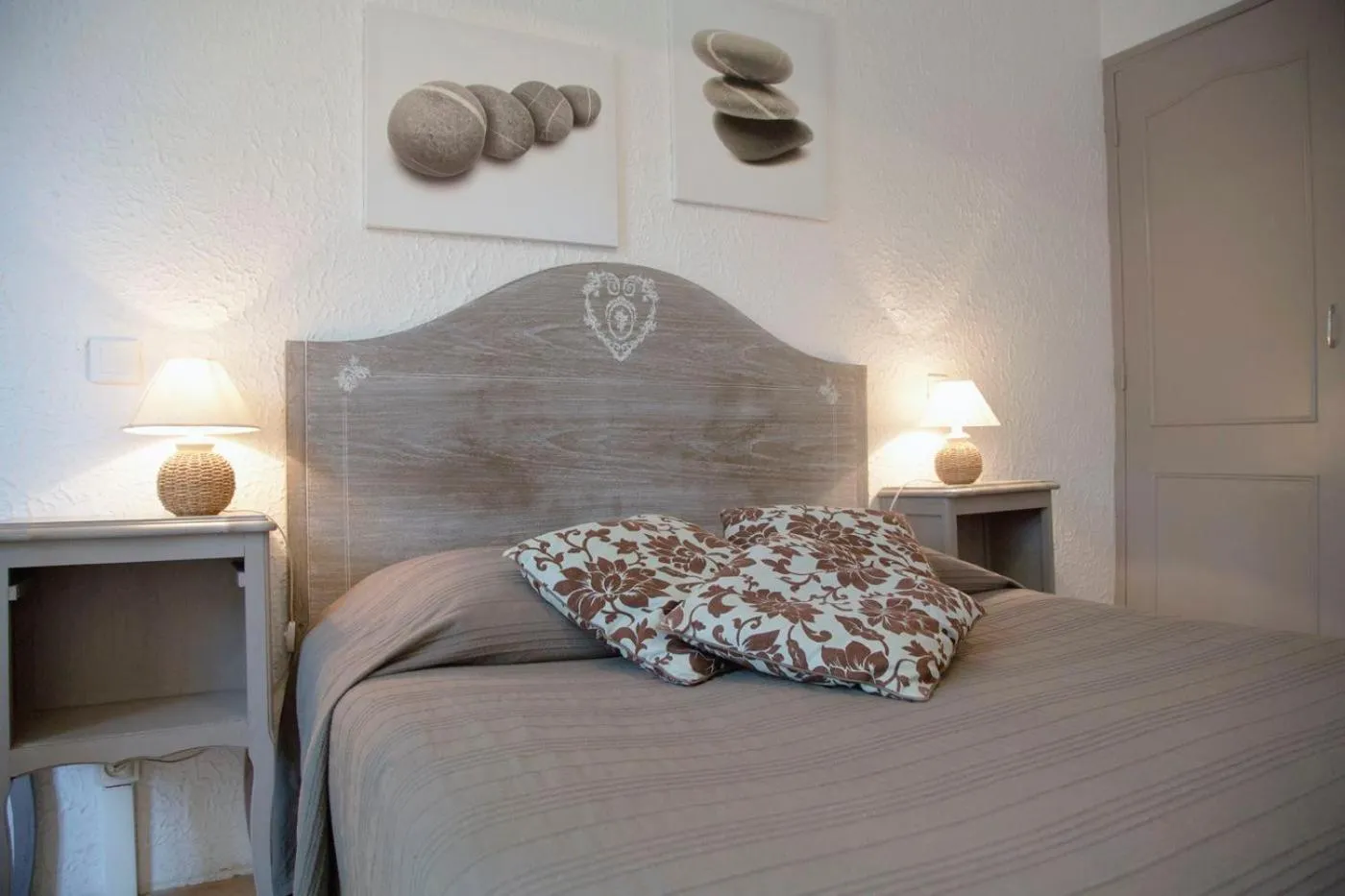 Double Room with Garden View in Logis Hôtel Castel Mouisson