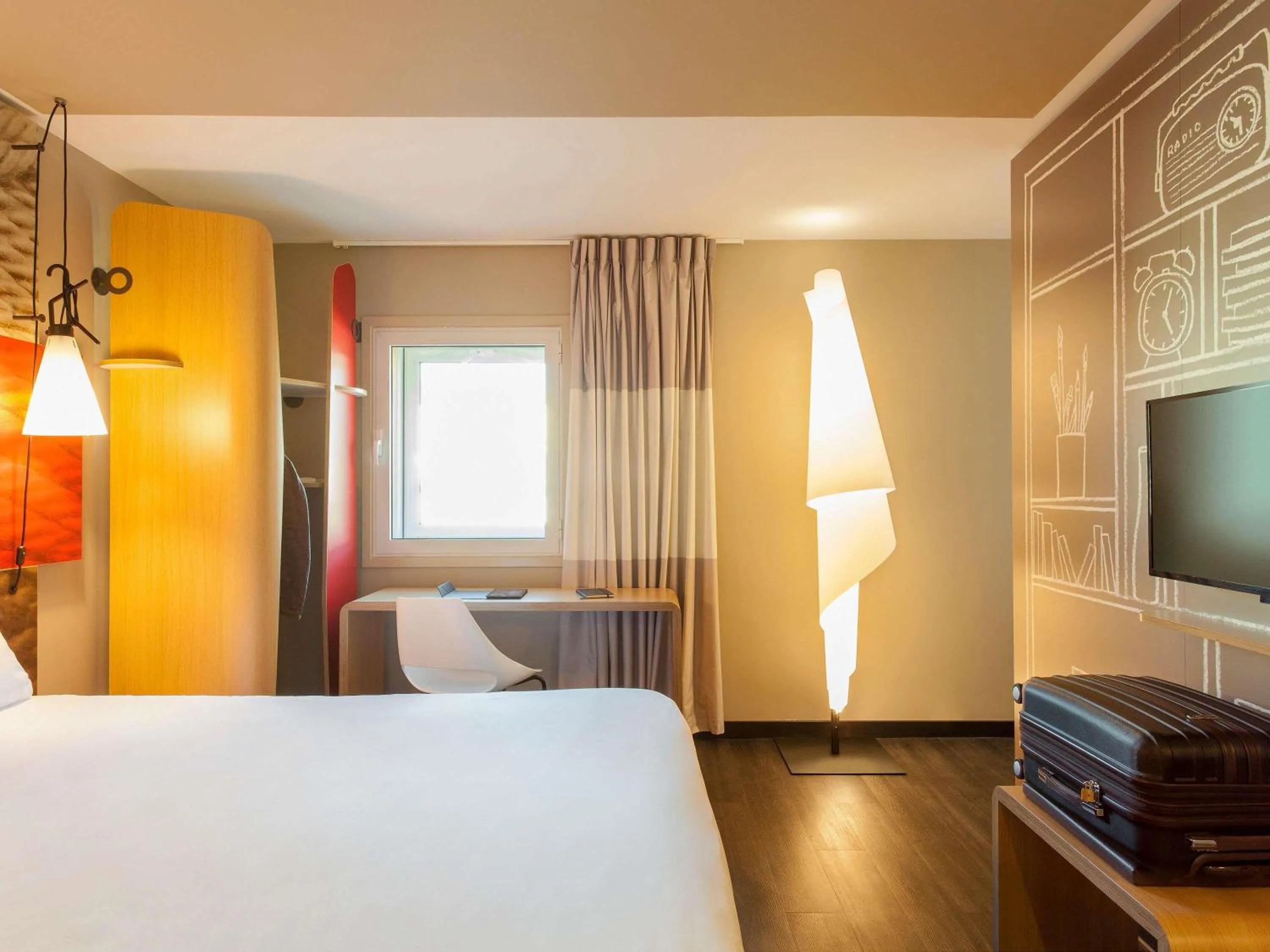 Suite with One Double-Size Sweet Bed. in Hotel ibis Lisboa Liberdade