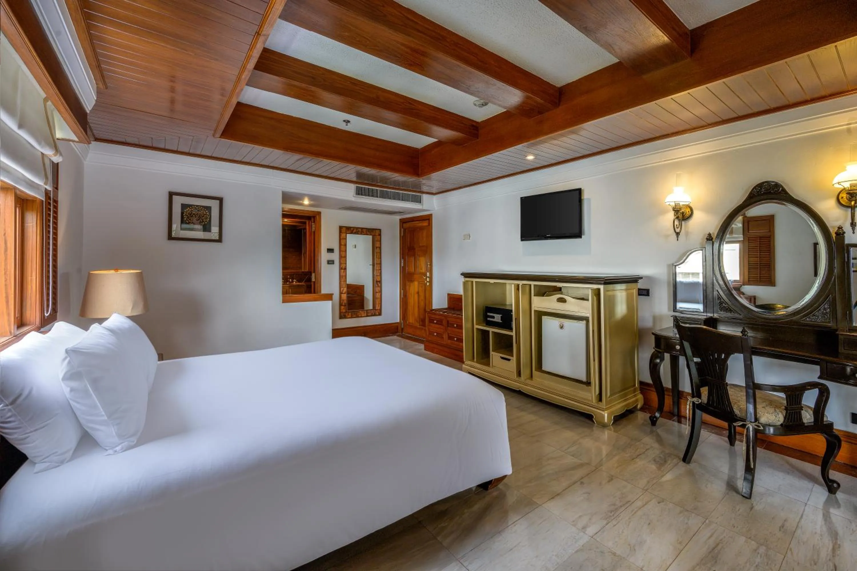 Seaview Hillside with Terrace Bathtub in Thavorn Beach Village Resort & Spa Phuket