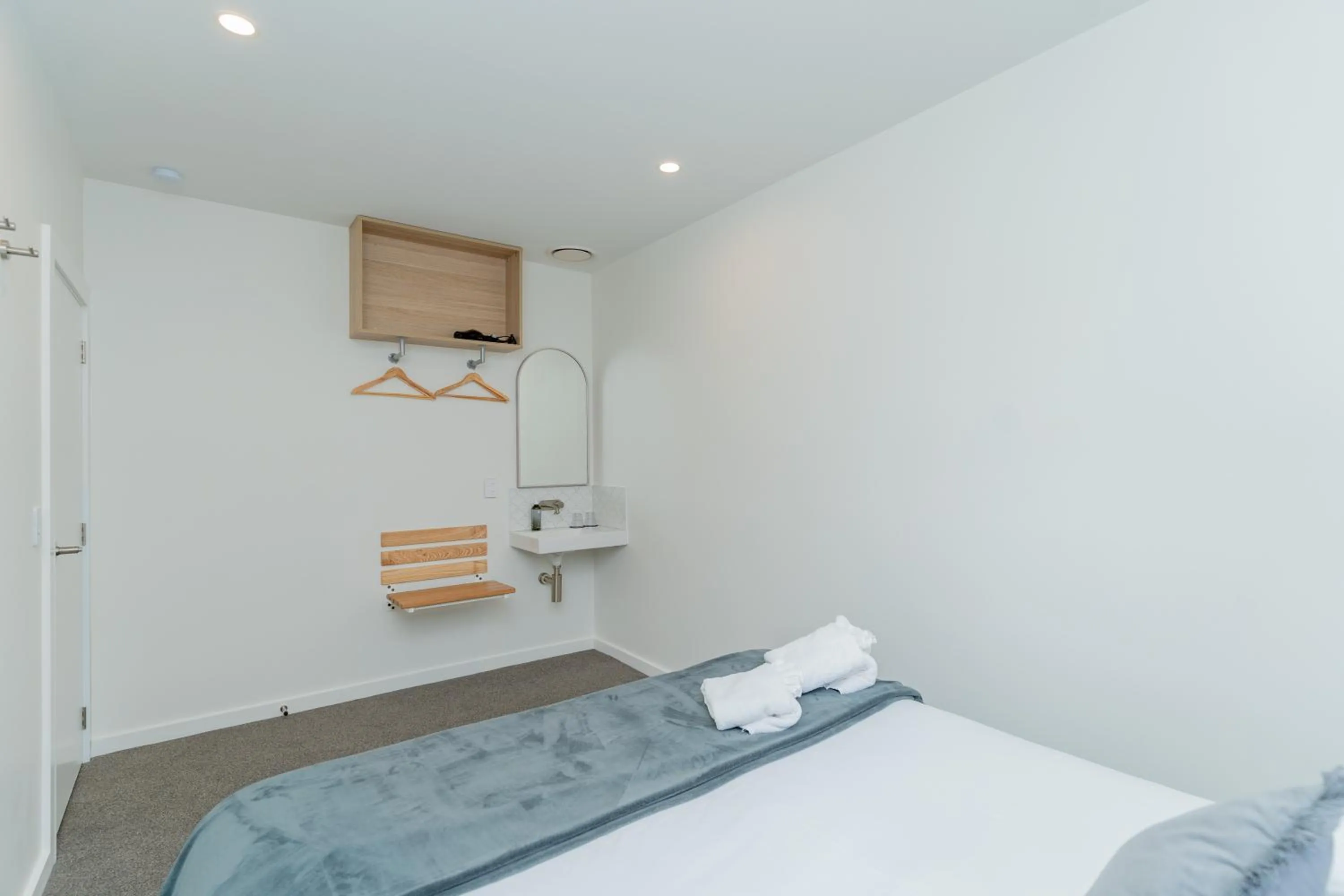 Double or Twin Room with Shared Bathroom in Melbourne Lodge Queenstown