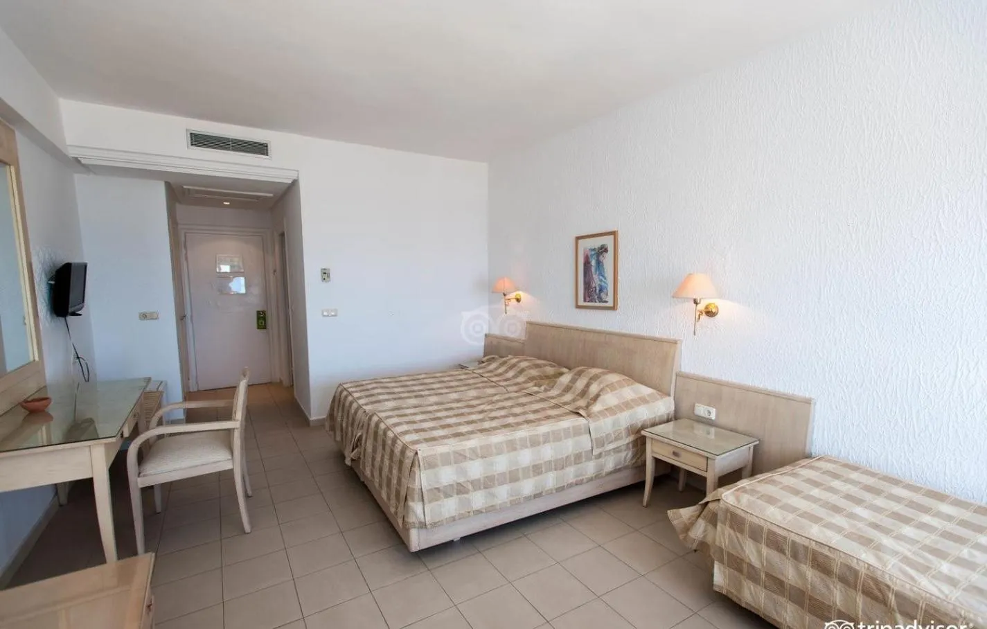 Quadruple Room in City Business Monastir Center