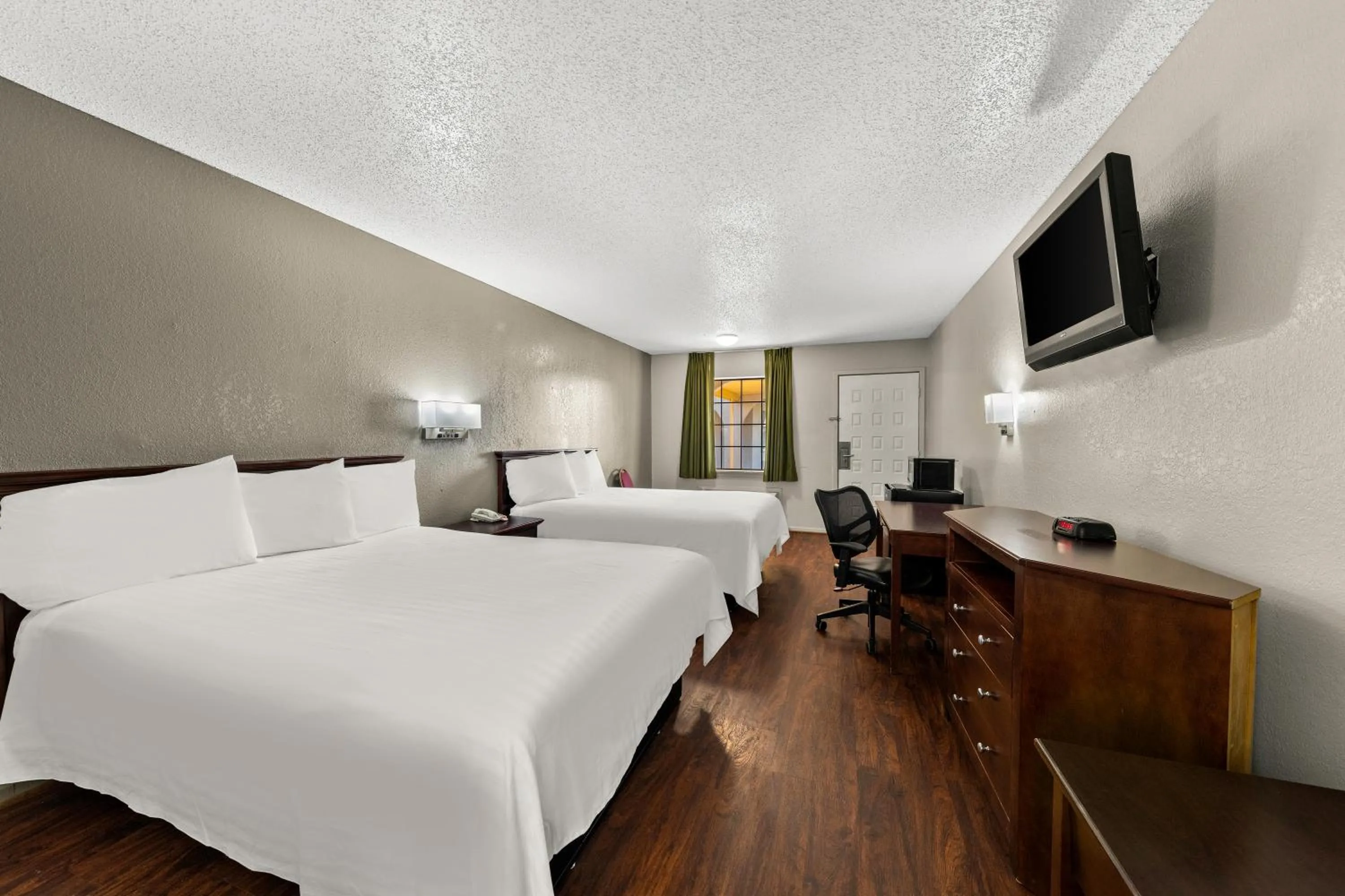 Standard Queen Room in Americas Best Value Inn Bonham