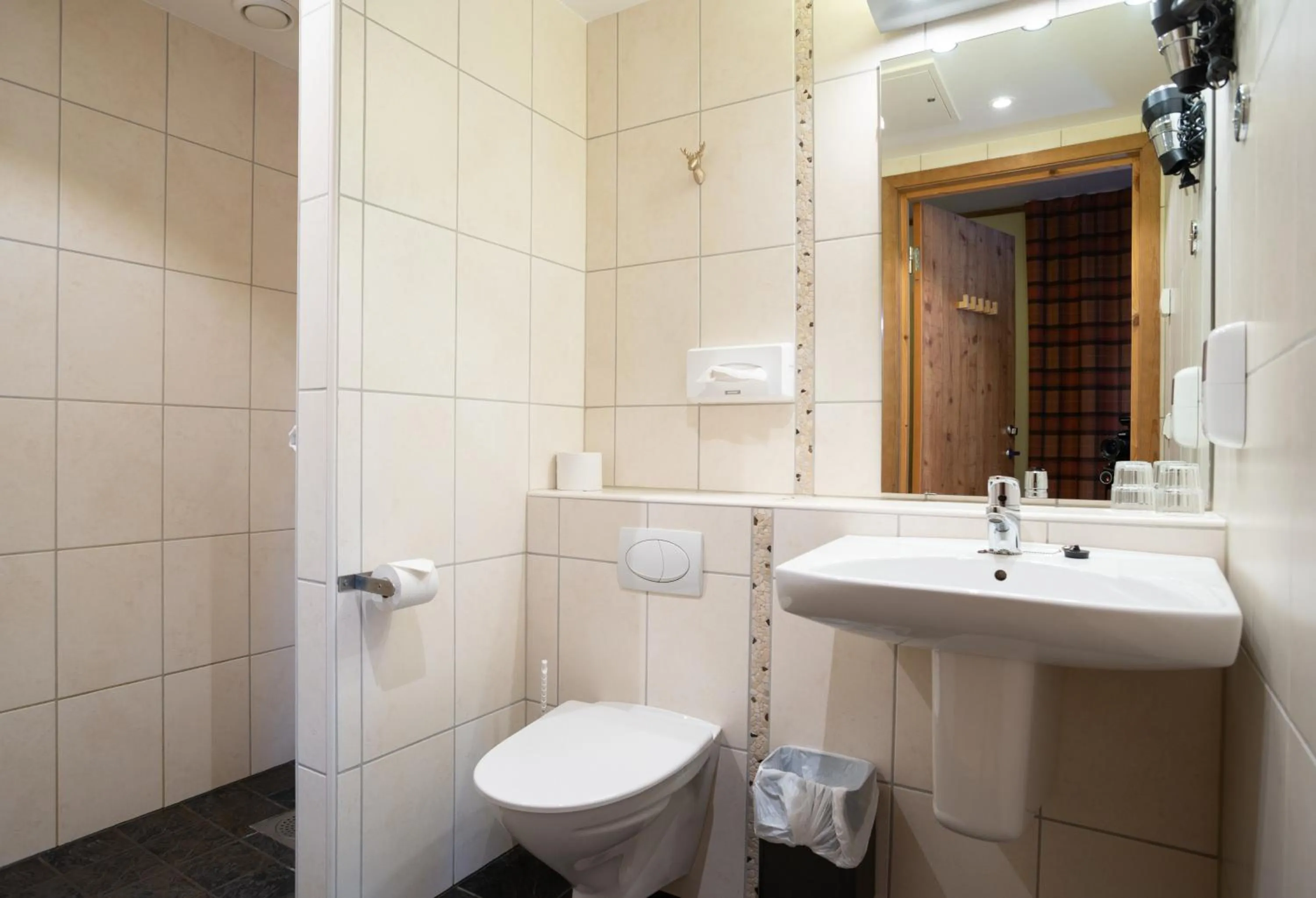 Twin Room with Balcony - single occupancy in Flåmsbrygga Hotel