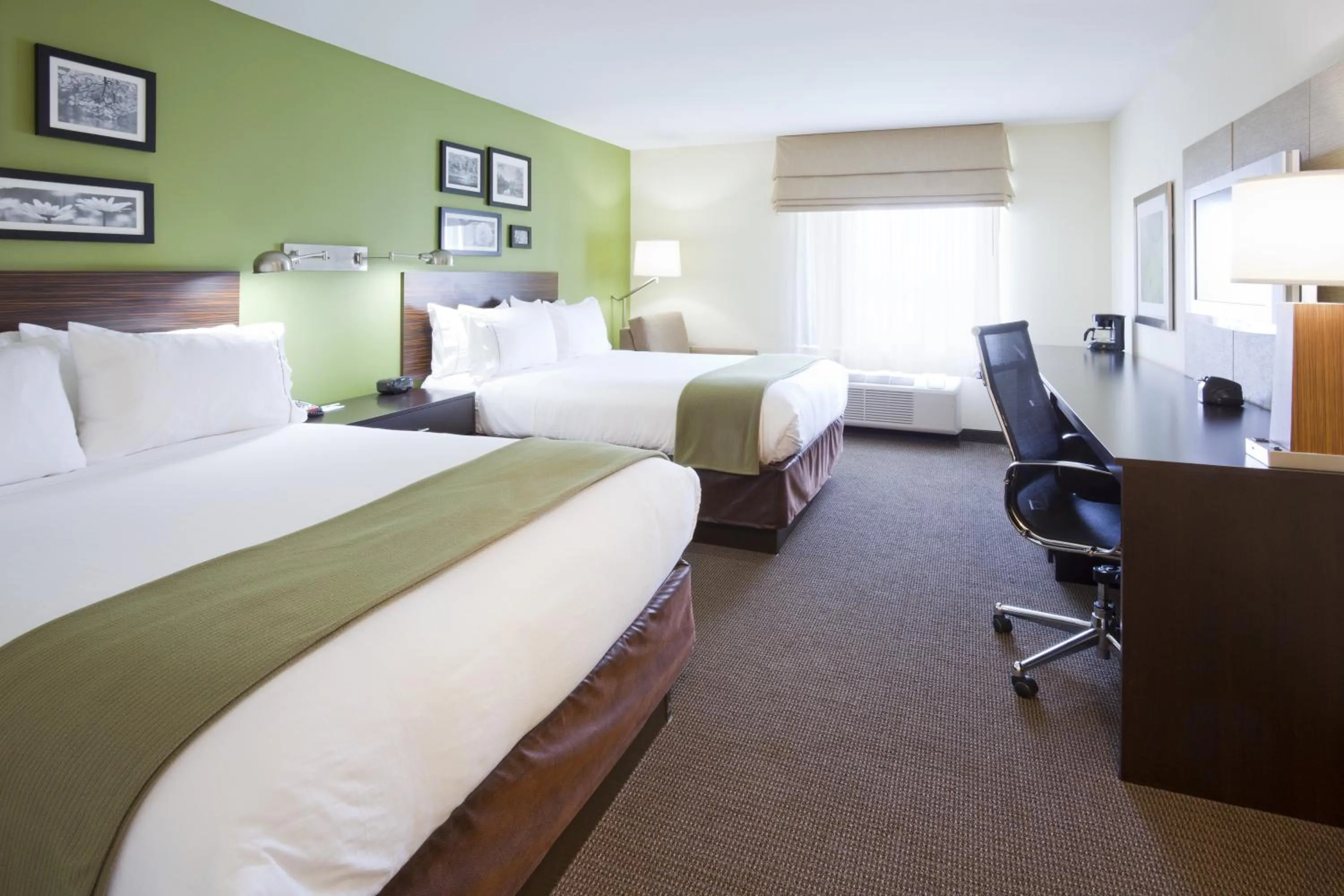 Standard Queen Room with Two Queen Beds in Holiday Inn Express Hotel & Suites Rogers by IHG