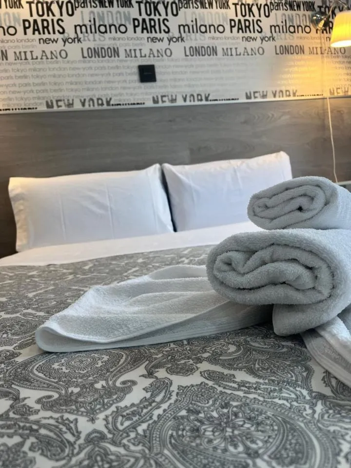 Small Double Room in Hostal Abril Madrid