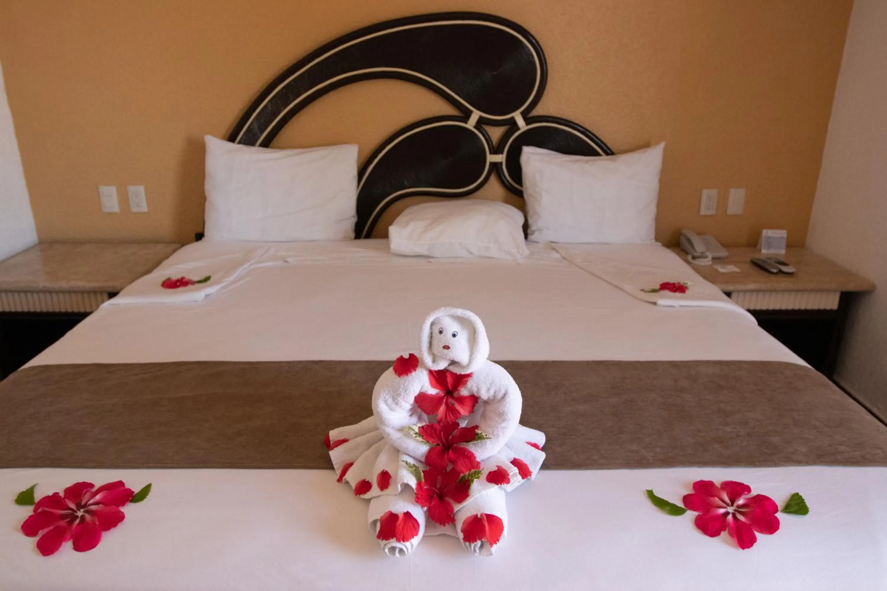 Standard Double Room with Garden View in Qualton Club Ixtapa All Inclusive