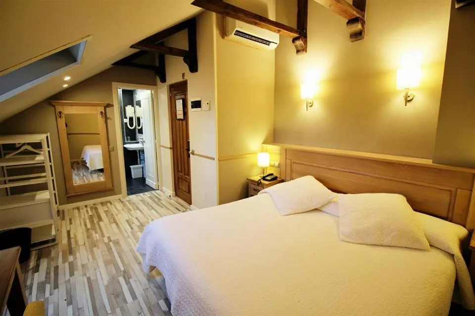 Queen Room in Hotel Alda A Boira