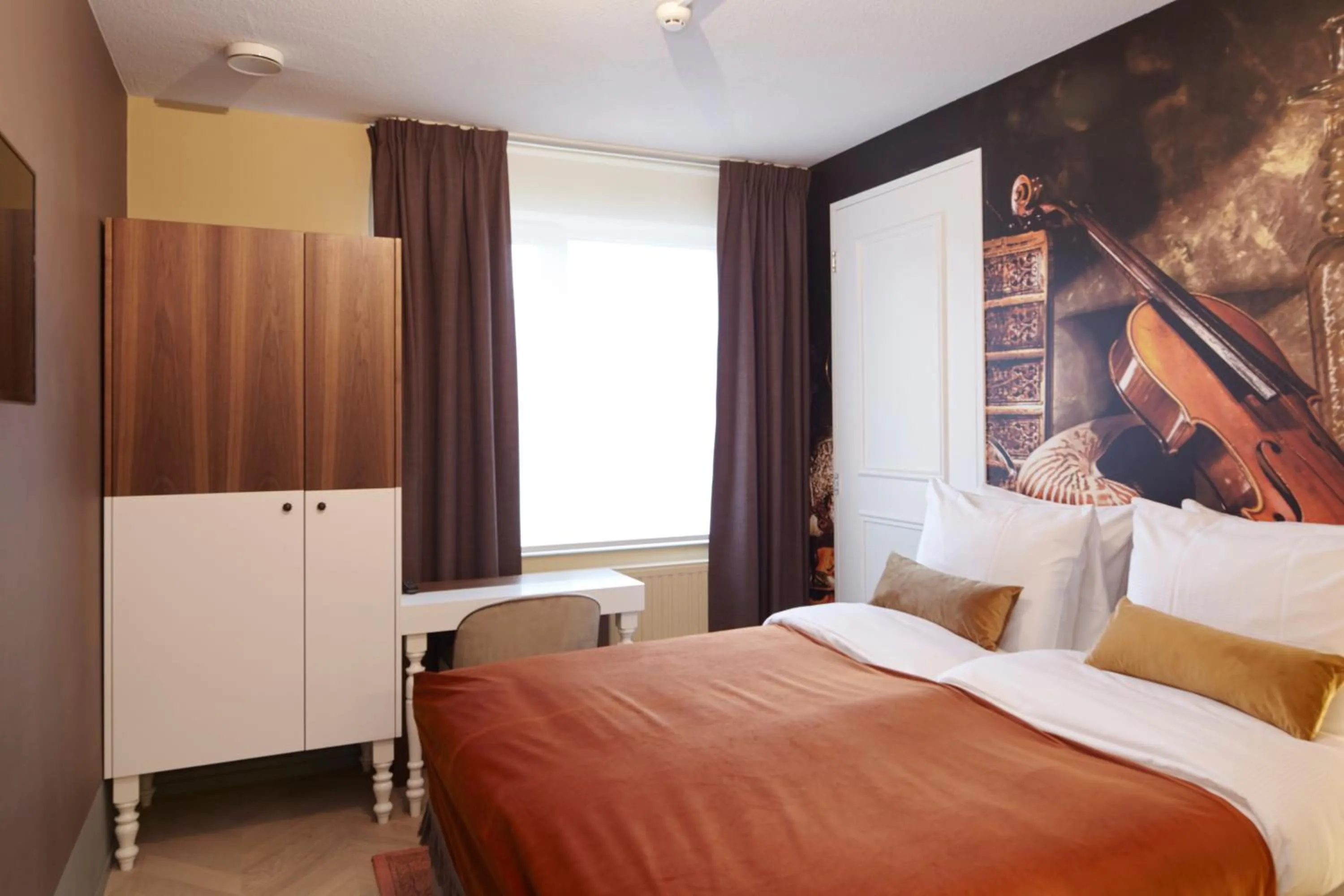 Small Twin Room in The Muse Amsterdam - Boutique Hotel