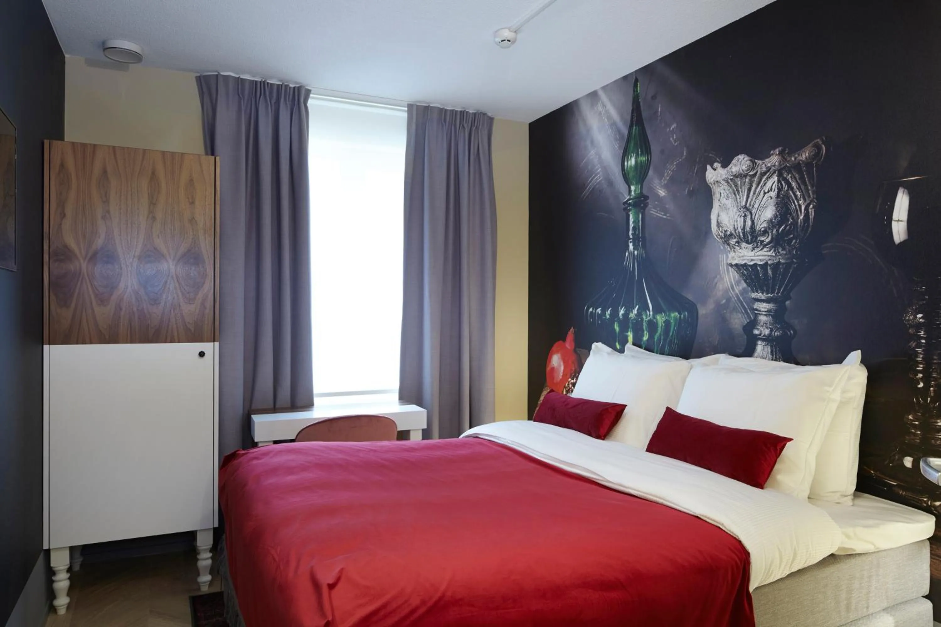 Small Double Room in The Muse Amsterdam - Boutique Hotel