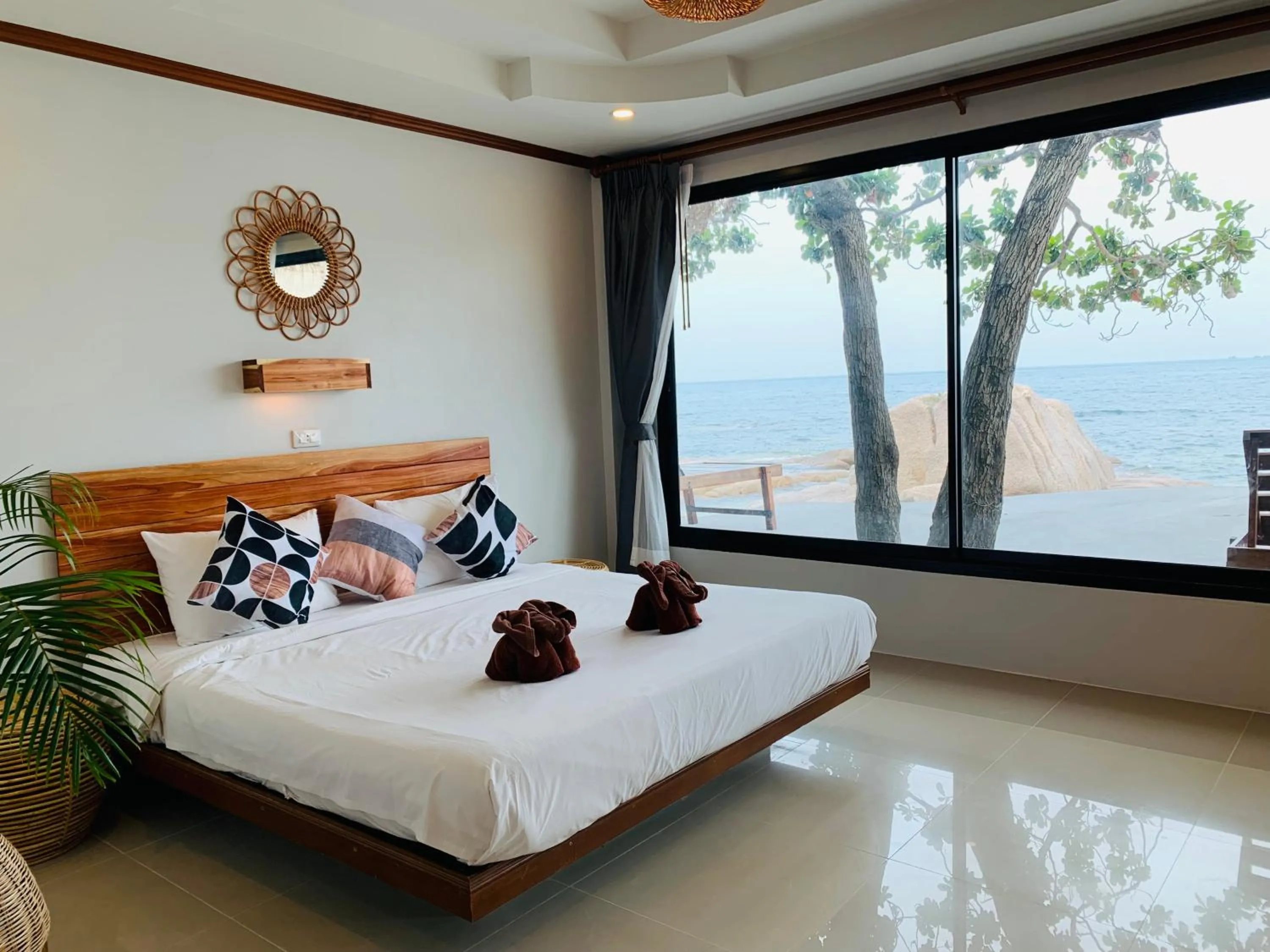 Deluxe Suite with Sea View in Koh Tao Heritage
