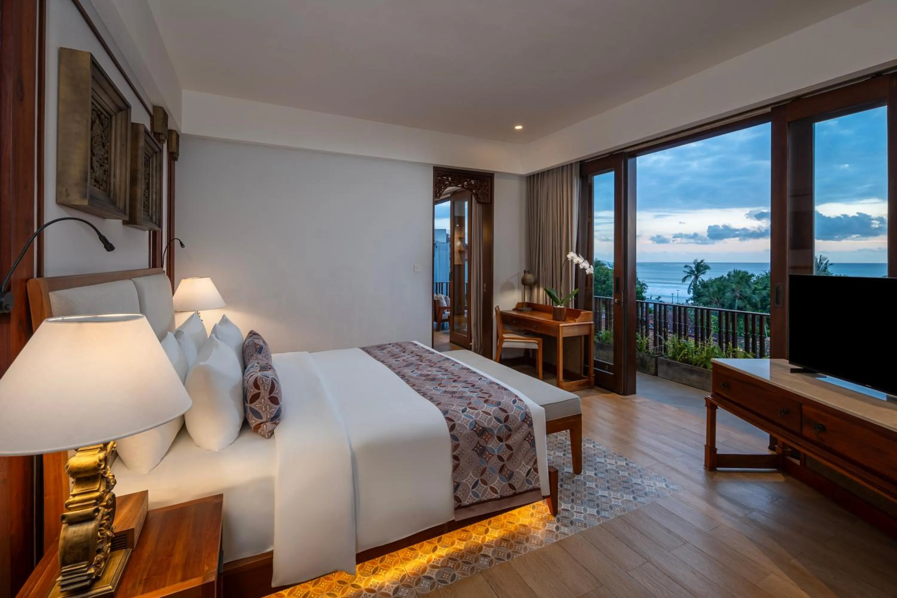 Royal Ocean Suites with Ocean View and Afternoon Tea in Kuta Seaview Beach Resort