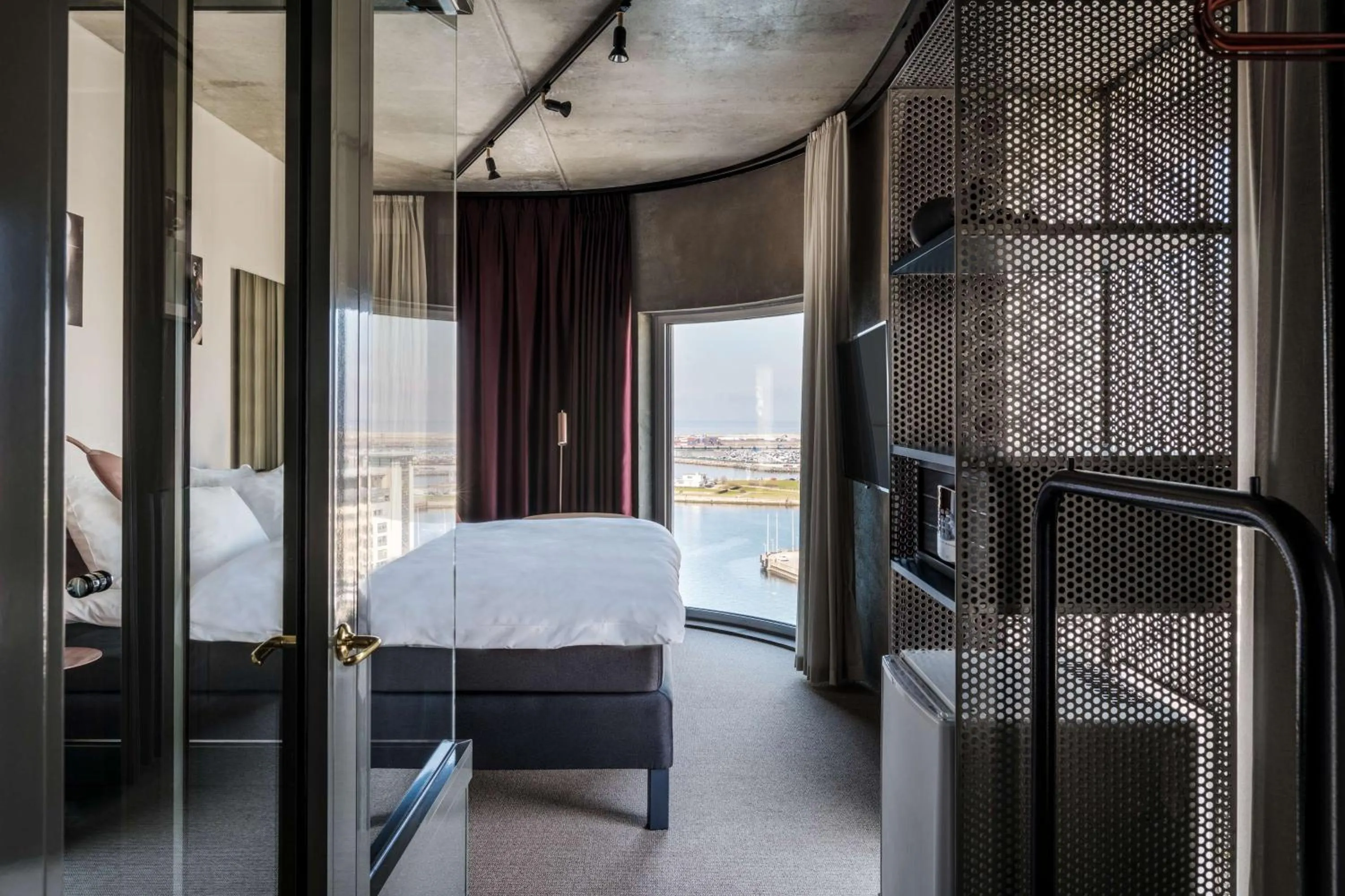 Deluxe King Room with Ocean View in STORY HOTEL MALMO, in JdV by Hyatt