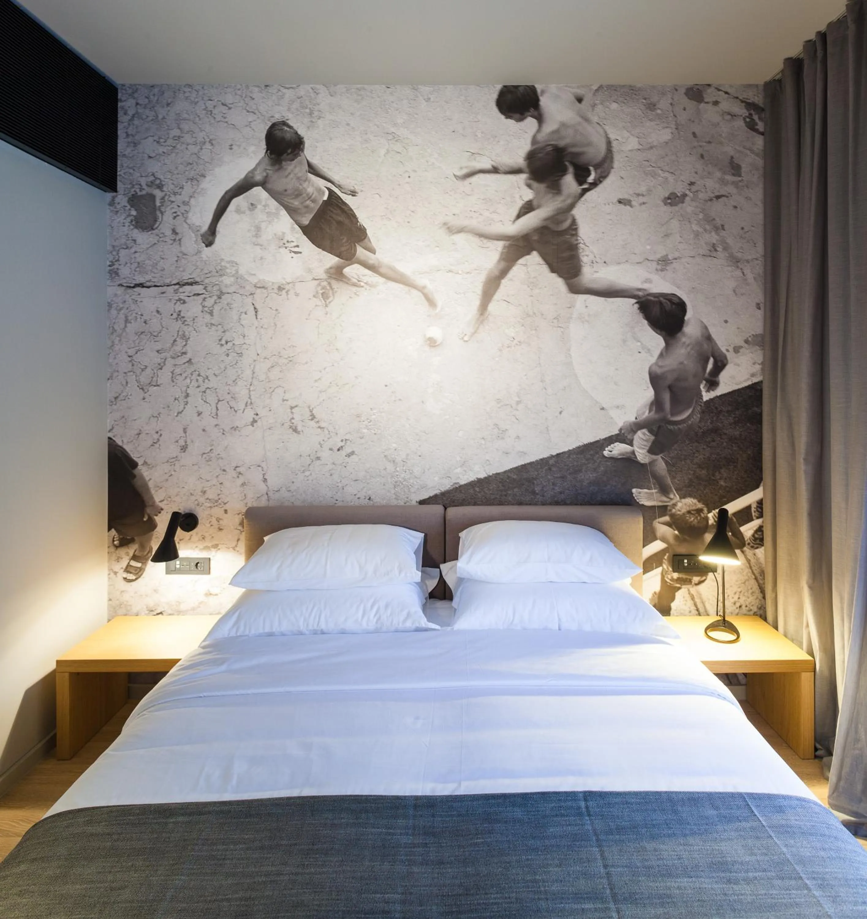 One-Bedroom Apartment with Balcony in One Suite Hotel