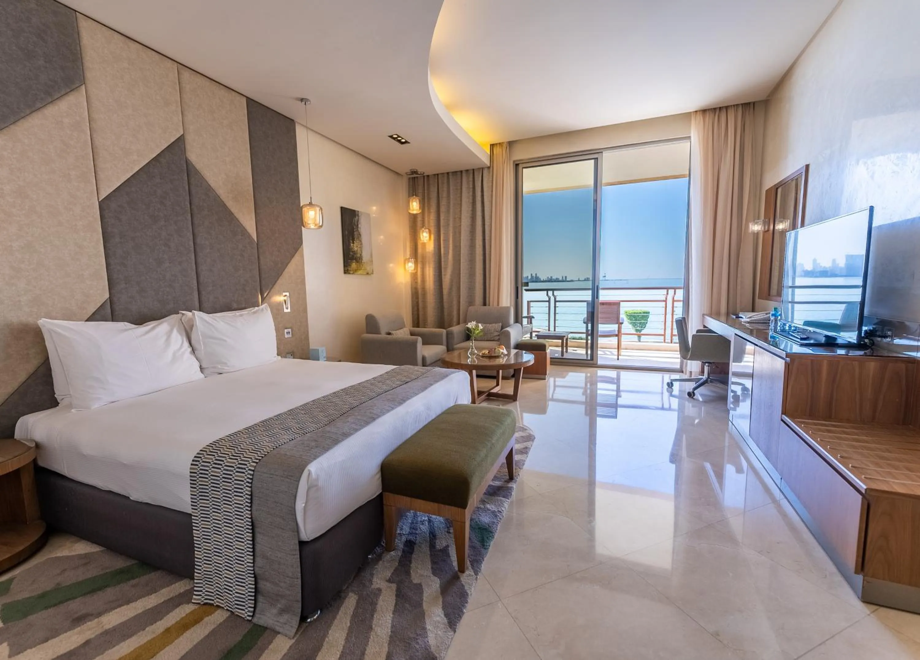 Deluxe Room with Pool View in Marina Hotel