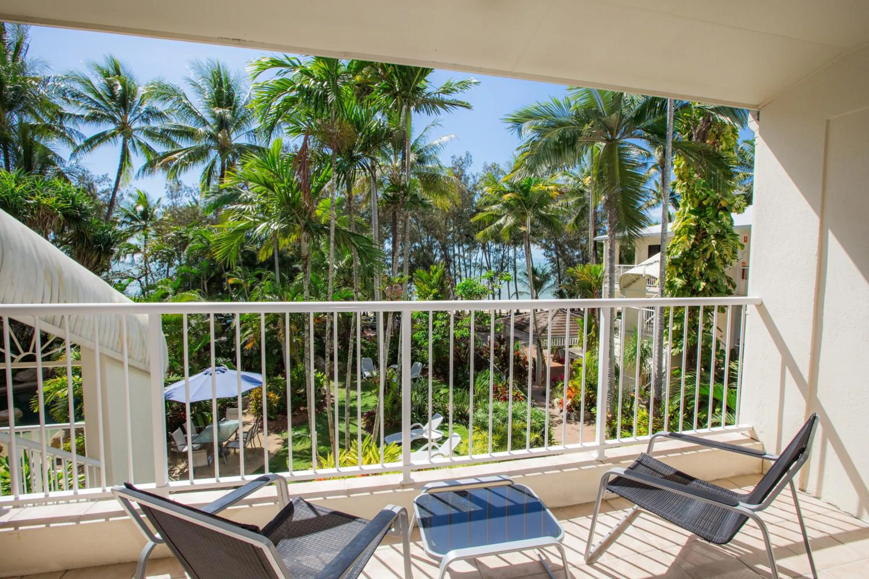 One-Bedroom Apartment with Sea View in Melaleuca Resort