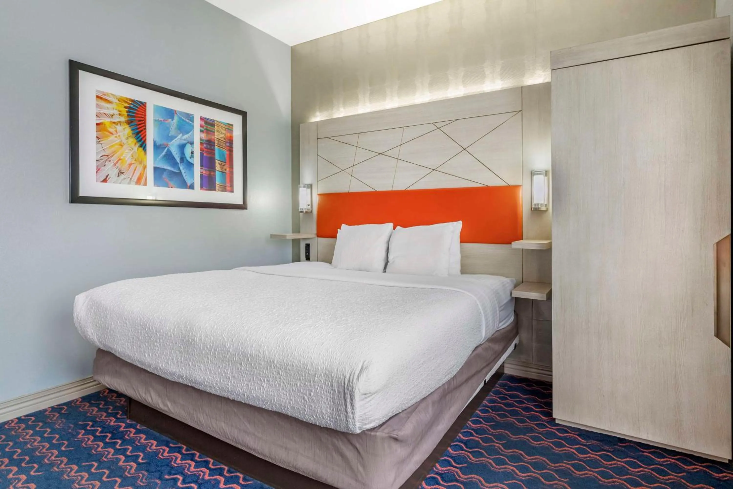 King Room with Bath Tub - Disability Access/Non-Smoking  in Best Western Premier Historic Travelers Hotel Alamo/Riverwalk