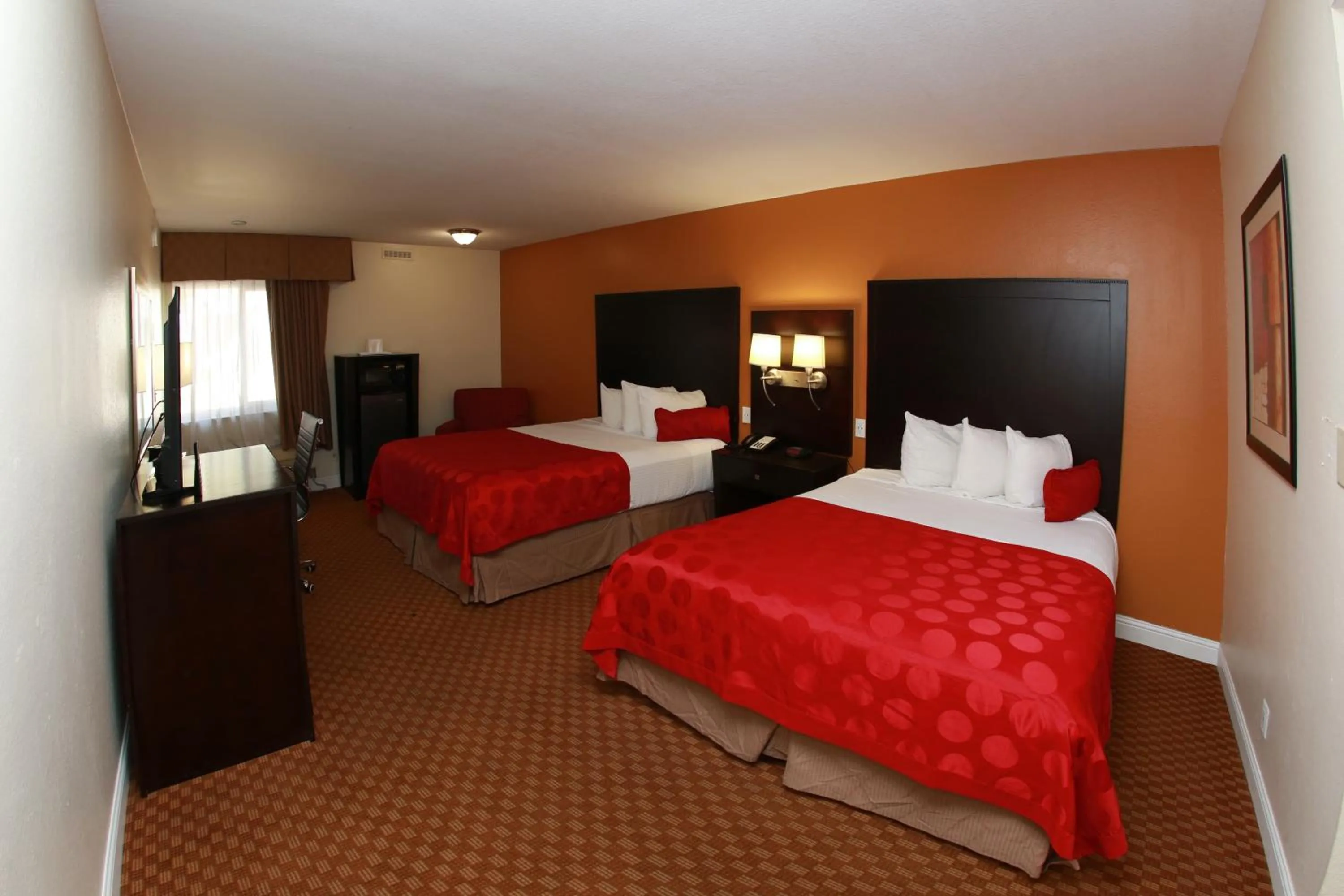 Deluxe Queen Room with Two Queen Beds - Non-Smoking in Ramada by Wyndham Fresno North