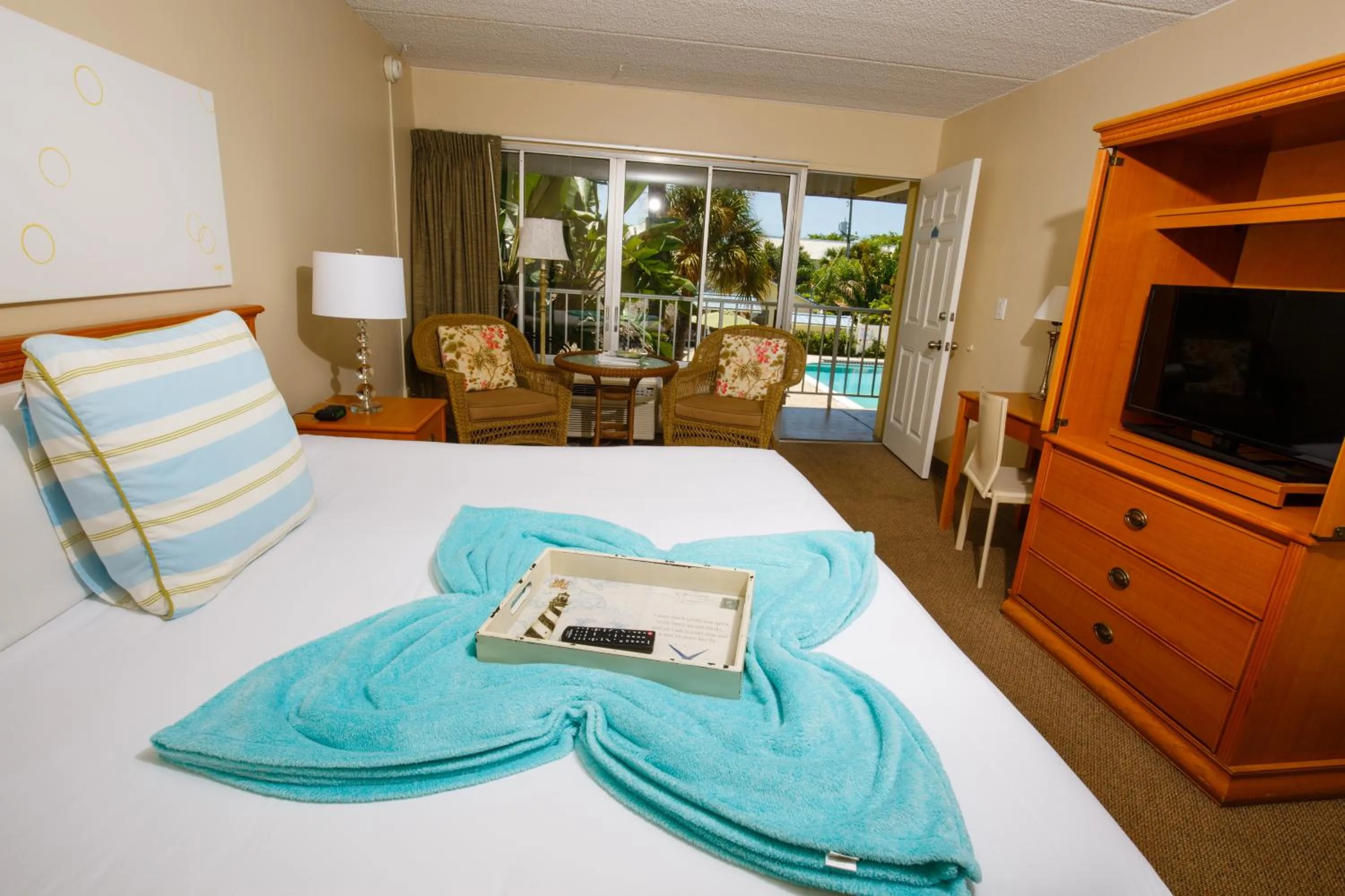 Deluxe King Room in Naples Garden Inn