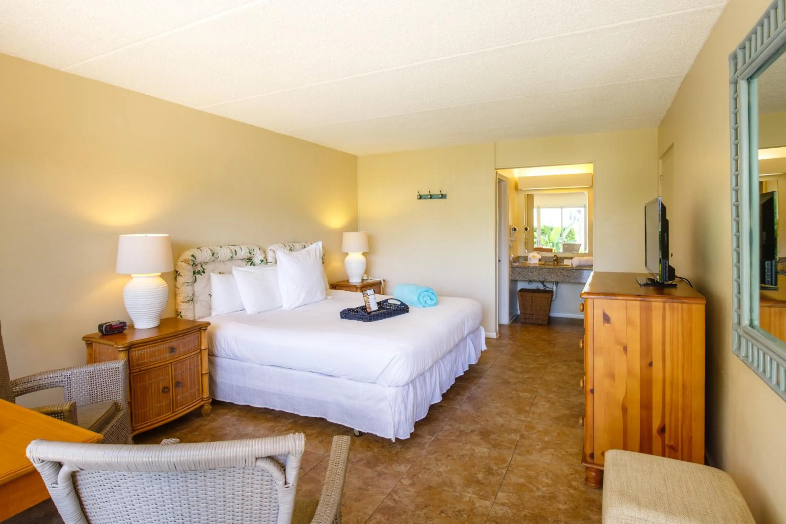 Standard King Room in Naples Garden Inn