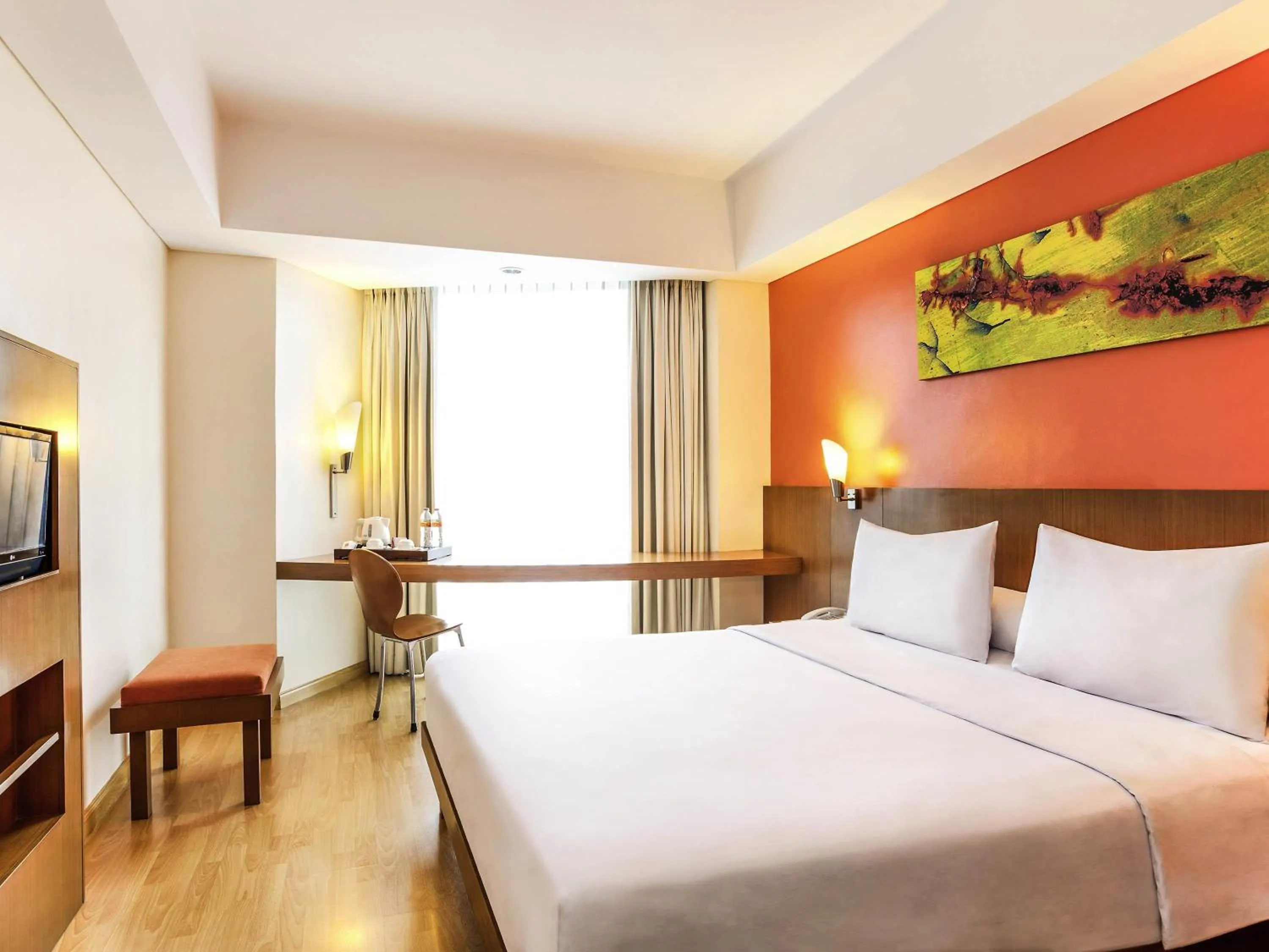 Standard Double Room in Hotel Ibis Semarang Simpang Lima