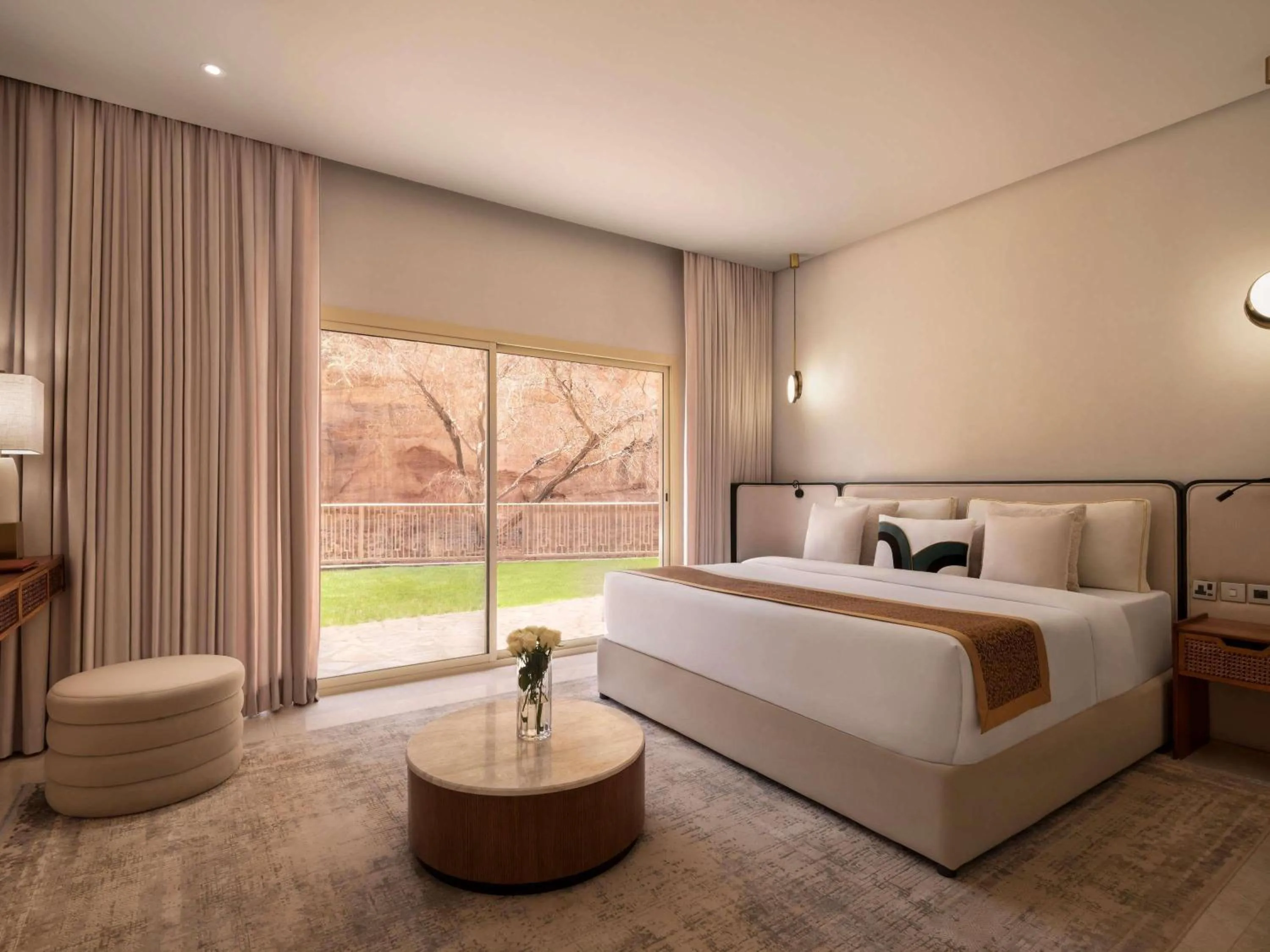 Charles Royal Suite - single occupancy in Shaden Resort