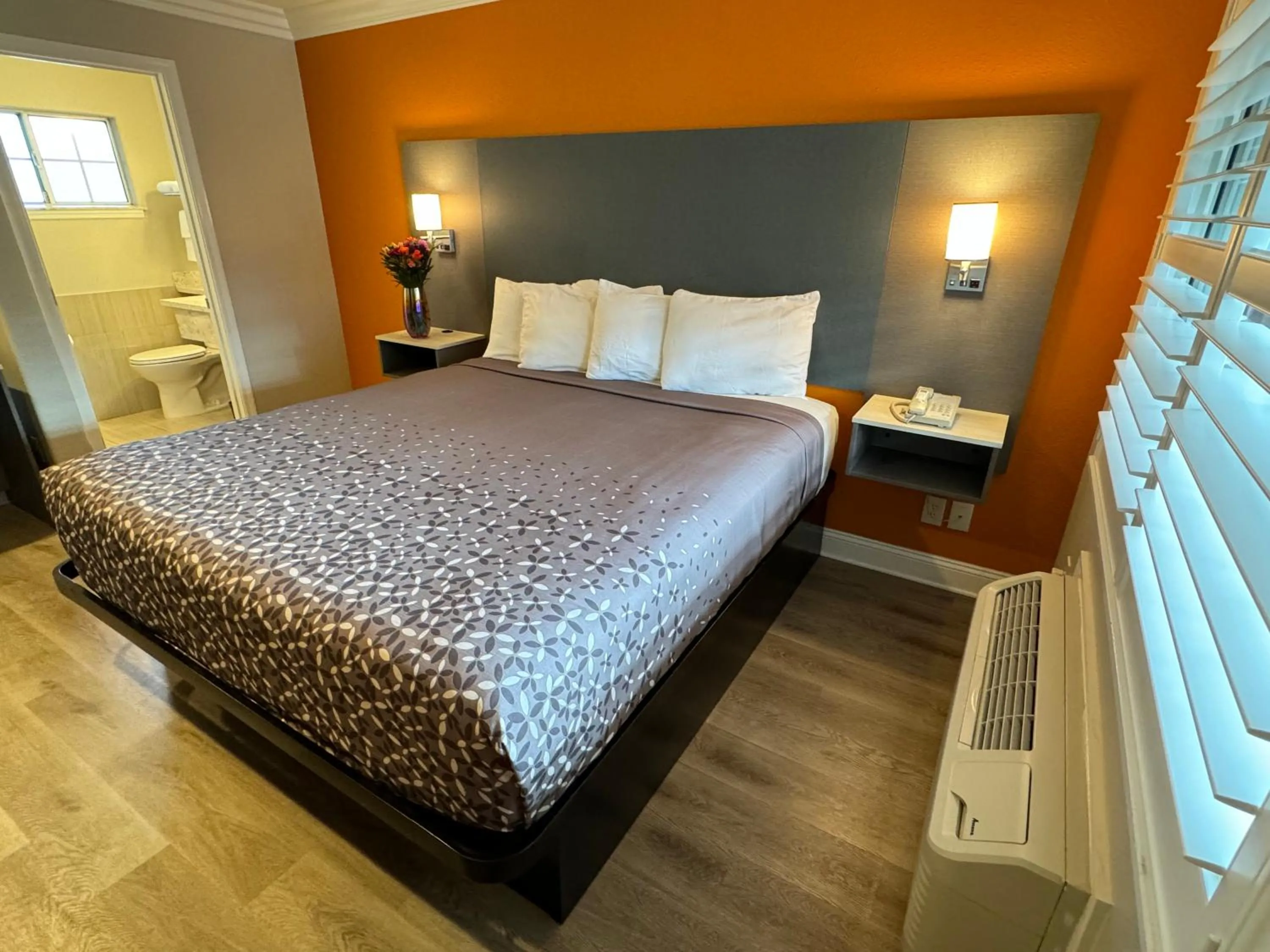 Standard King Room in Padre Oaks