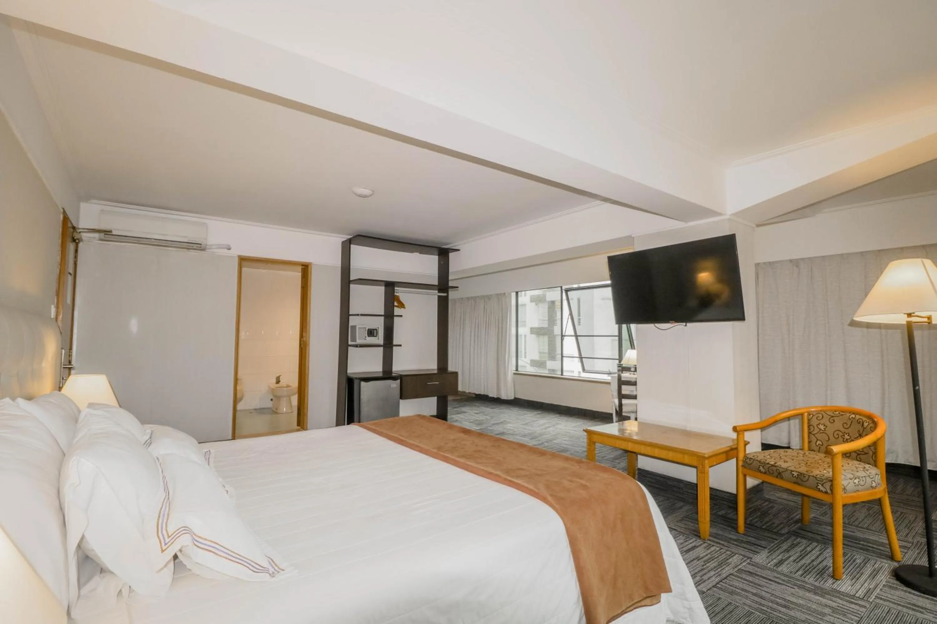 Deluxe Queen Room in Hotel Miramar