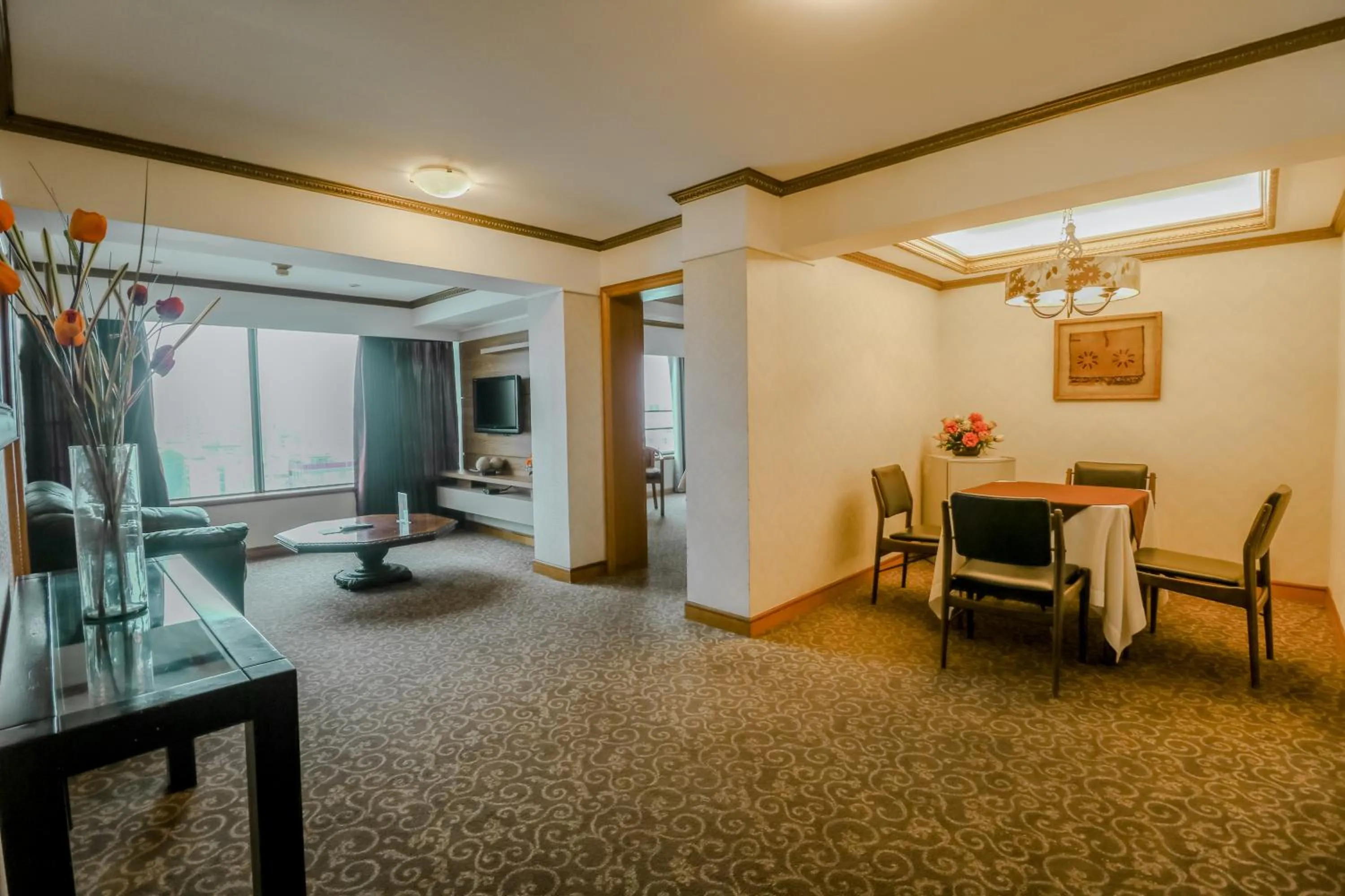 One-Bedroom Suite in Hotel Miramar