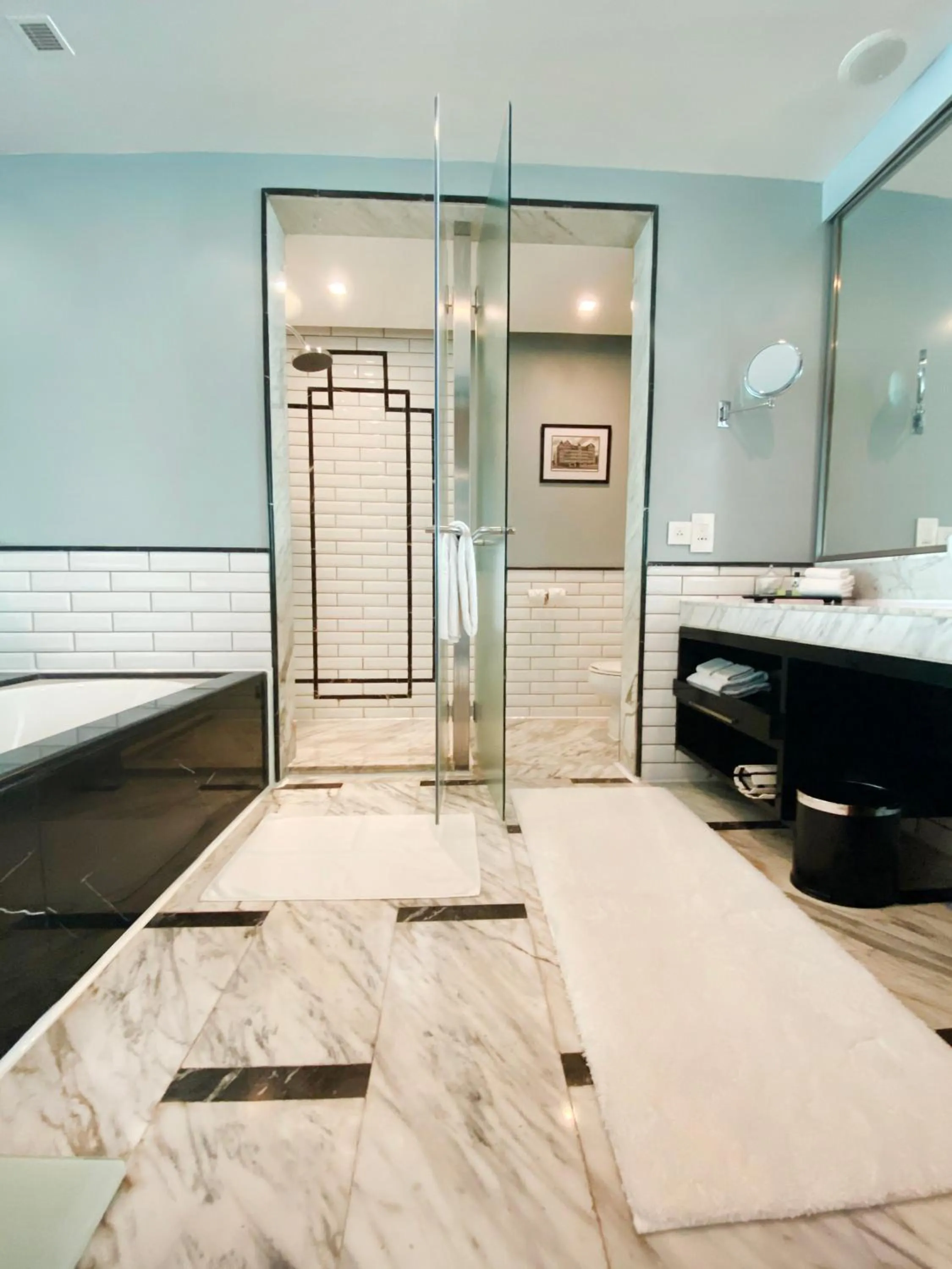 2 Twin Beds Premium Sea View Smoking in InterContinental Marine Drive Mumbai by IHG