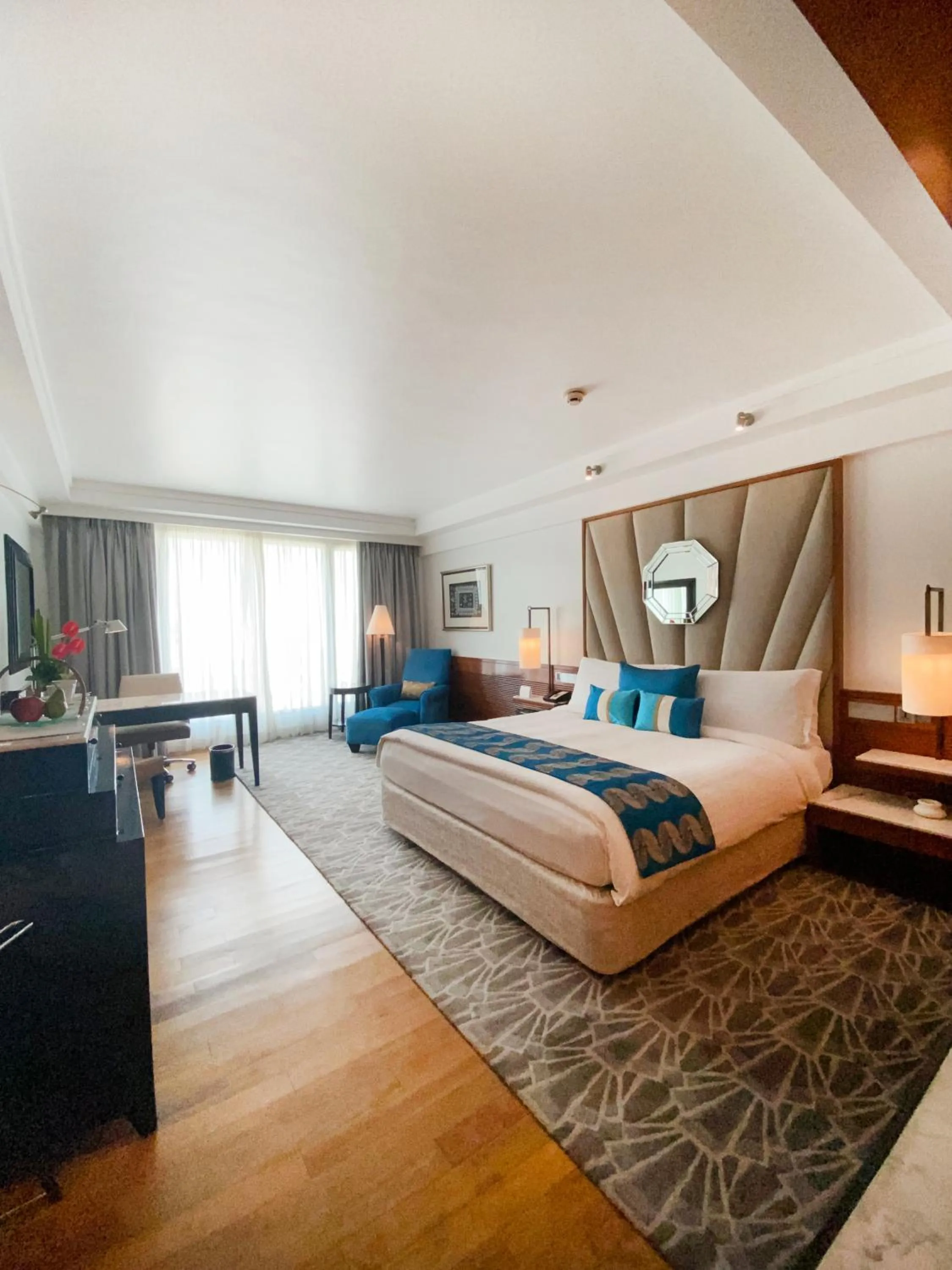 Premium King Room with Sea View in InterContinental Marine Drive Mumbai by IHG