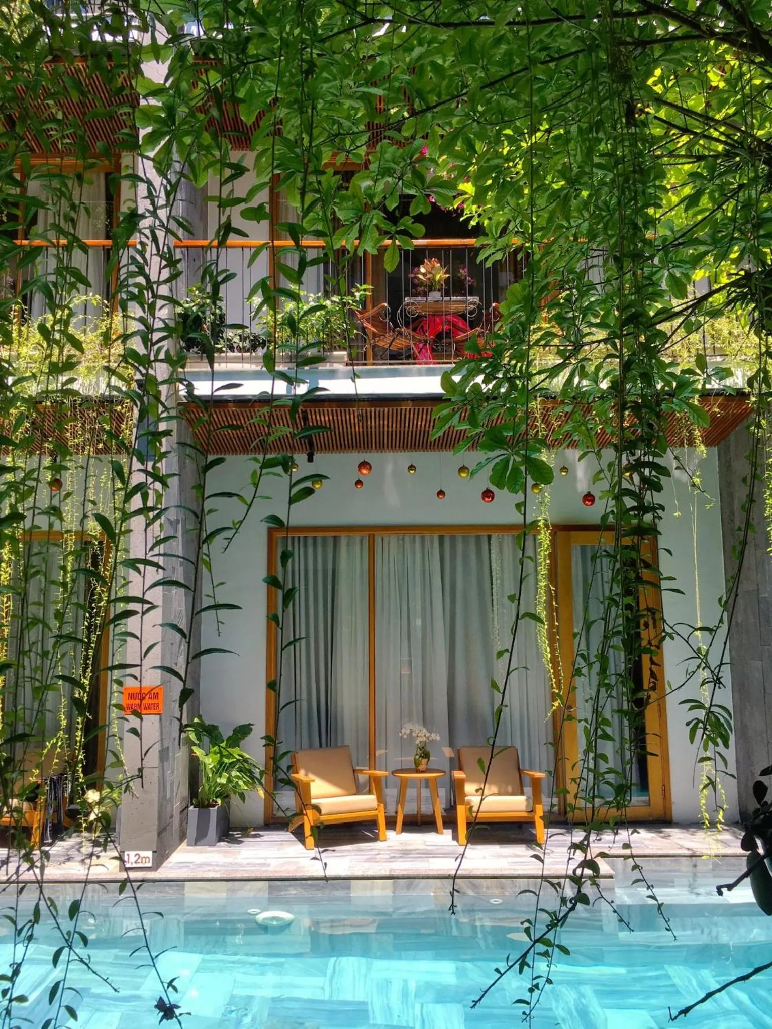 Double Room with Pool View in Tam House Villa Hotel