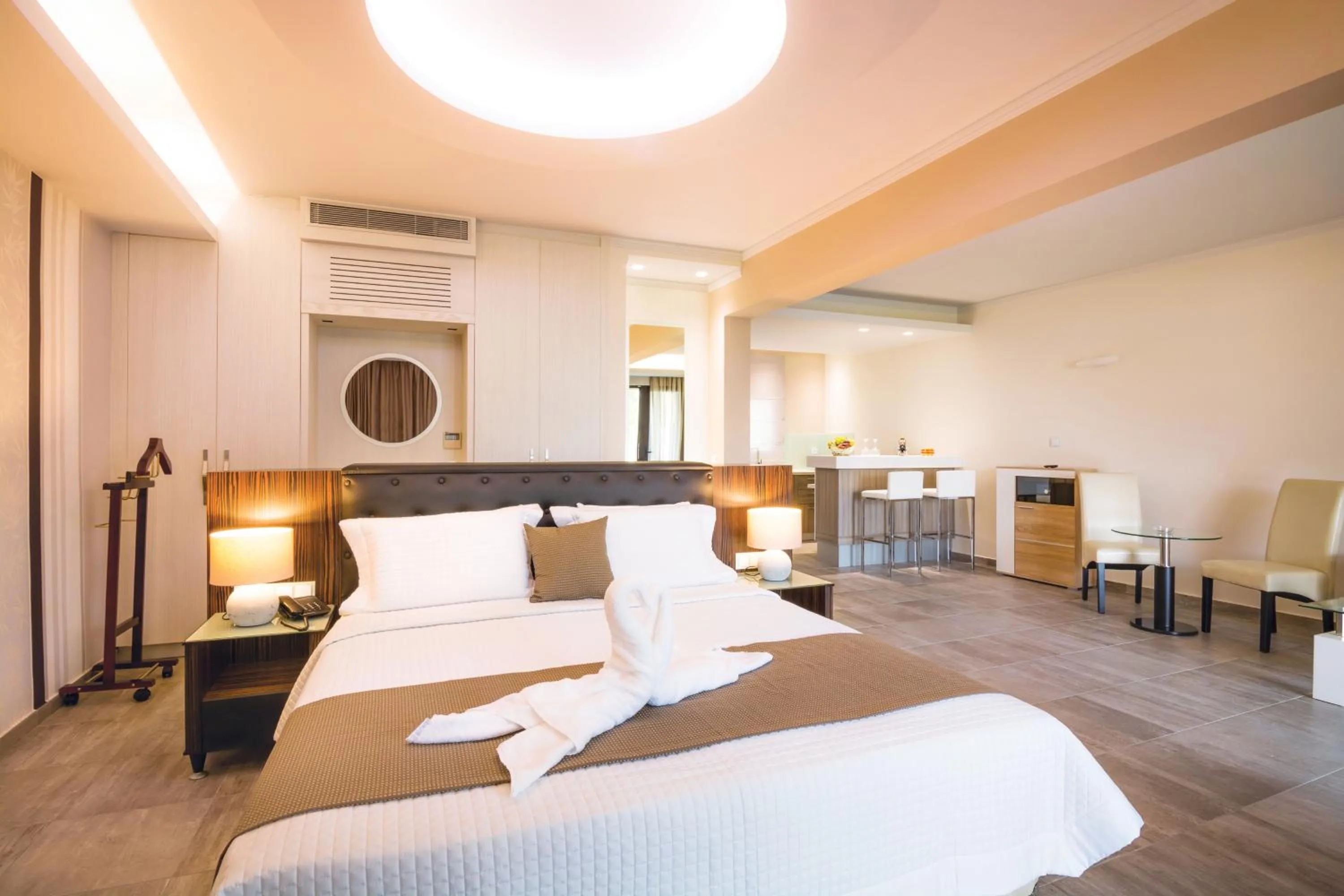 Beachfront Suite with Sea View in Atlantis Hotel