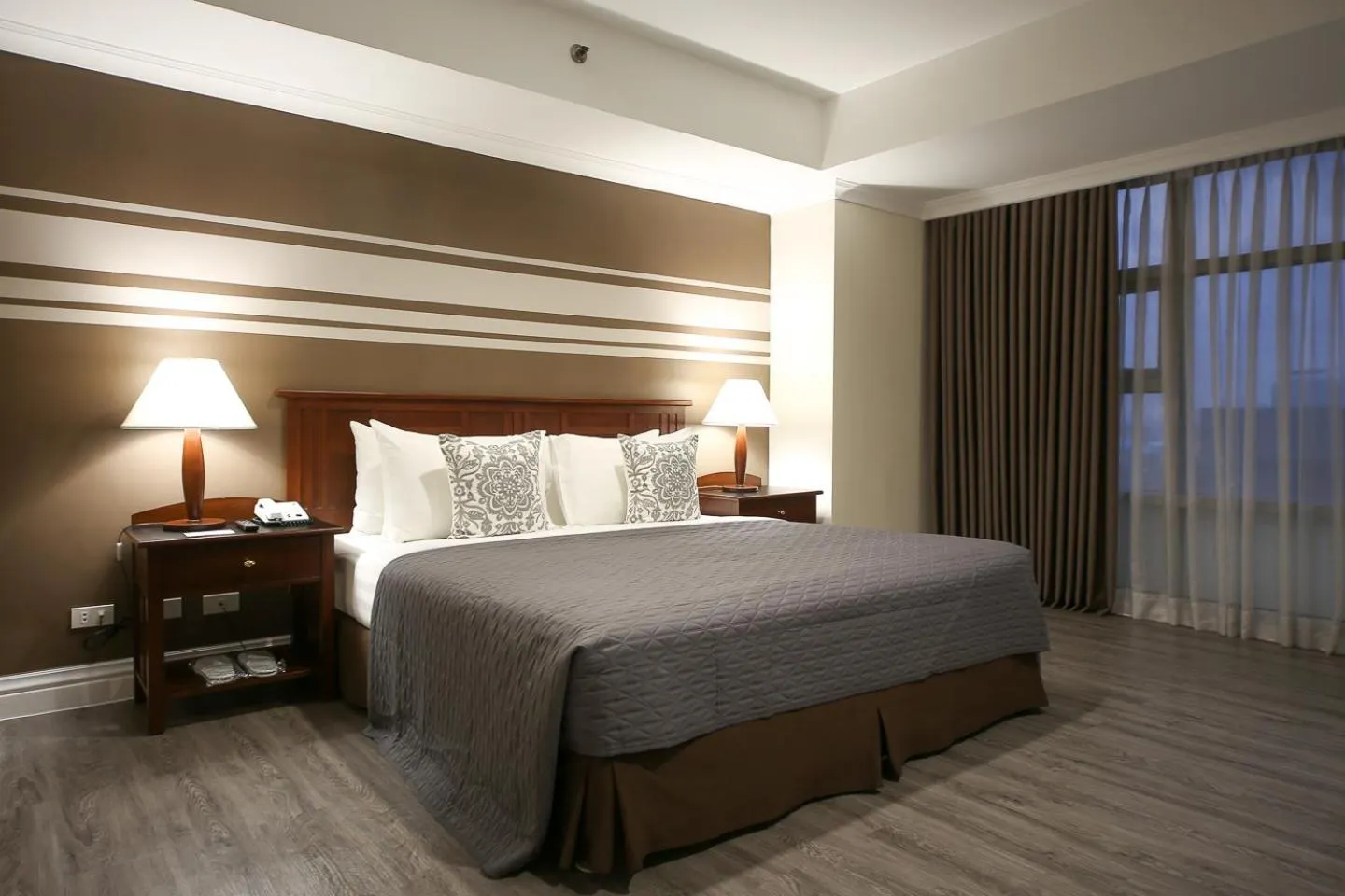 Two-Bedroom Suite in Infinity Tower Suites