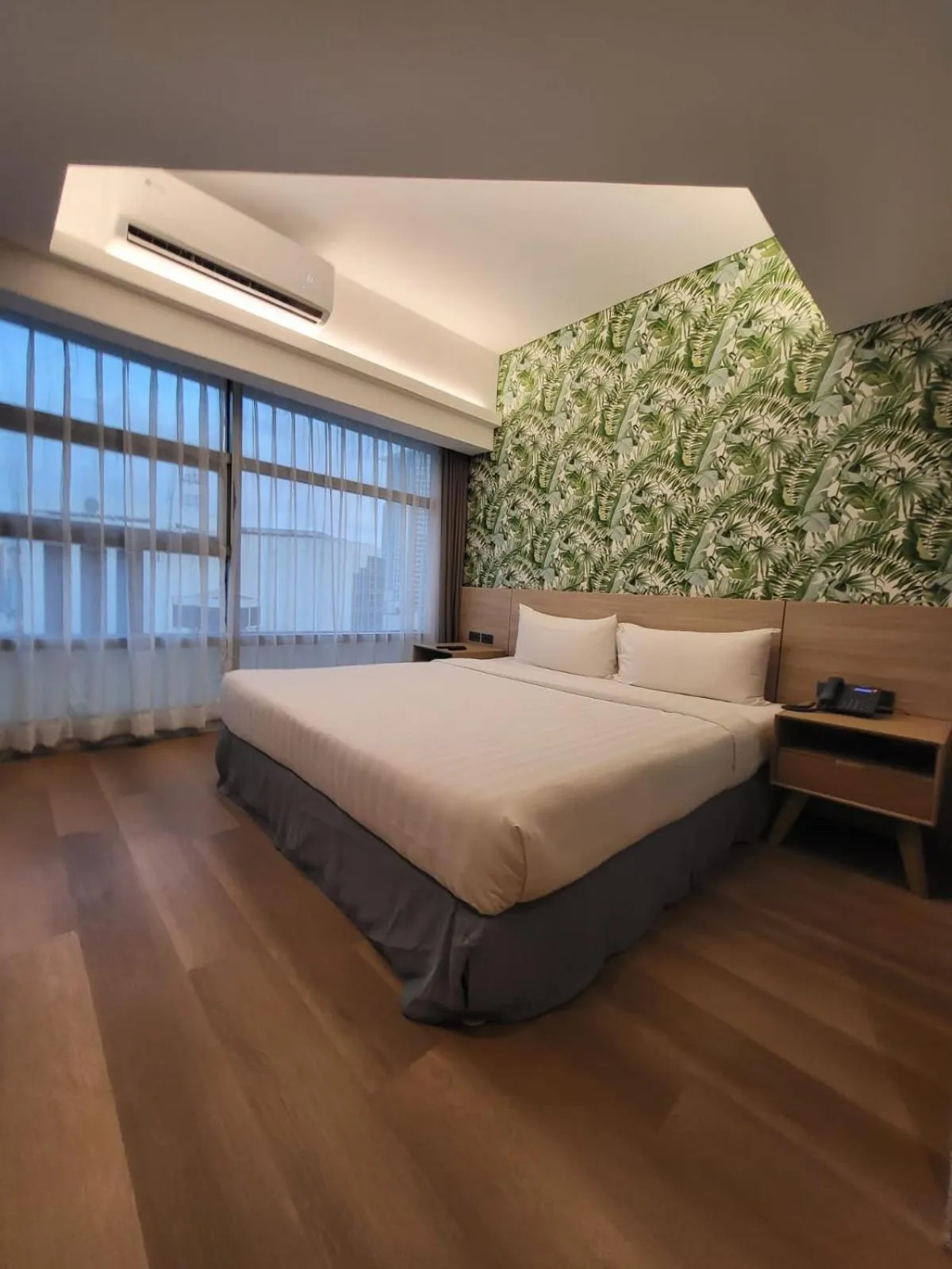 Superior Twin Room in Infinity Tower Suites