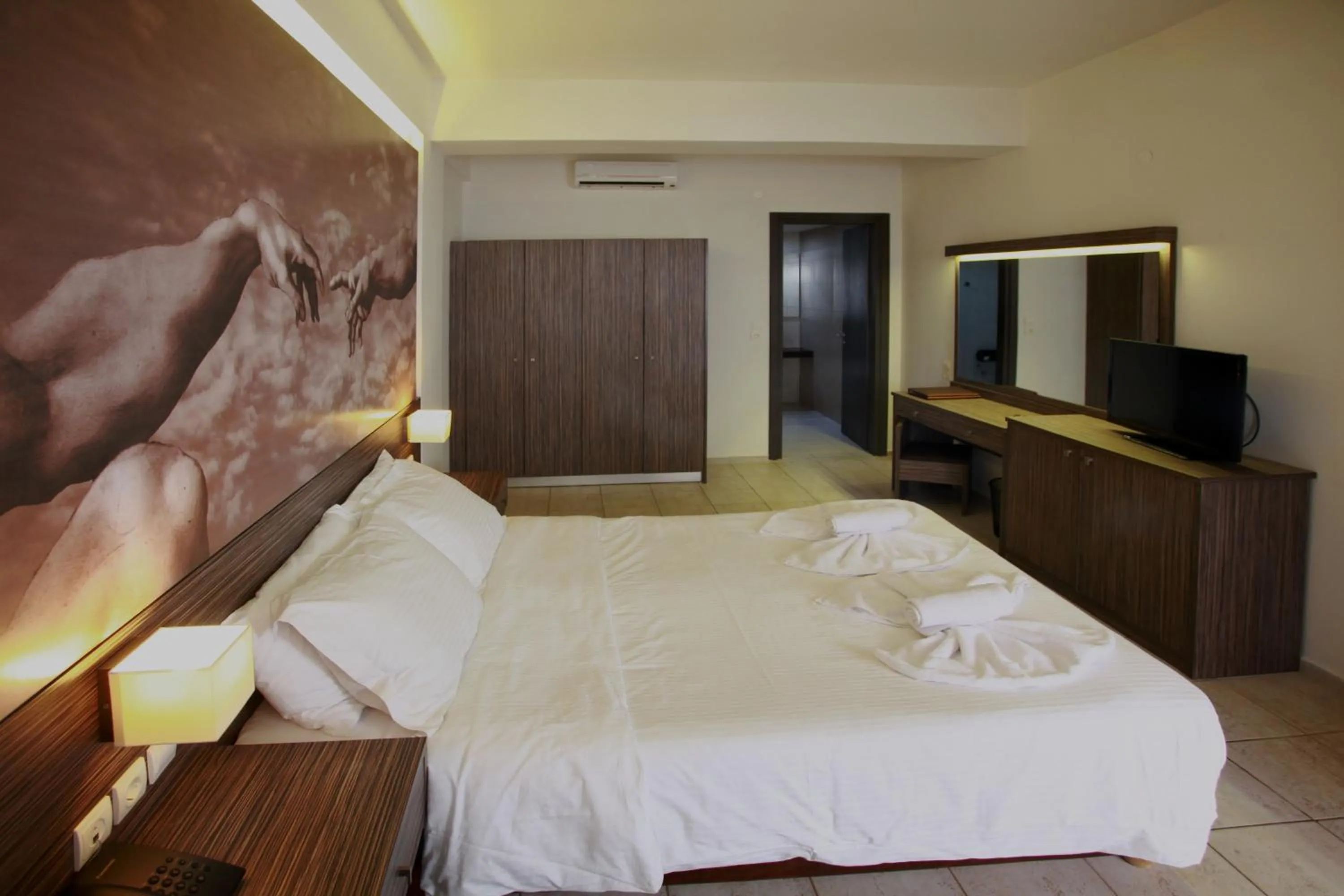 Double or Twin Room in Eurohotel Katrin Suites