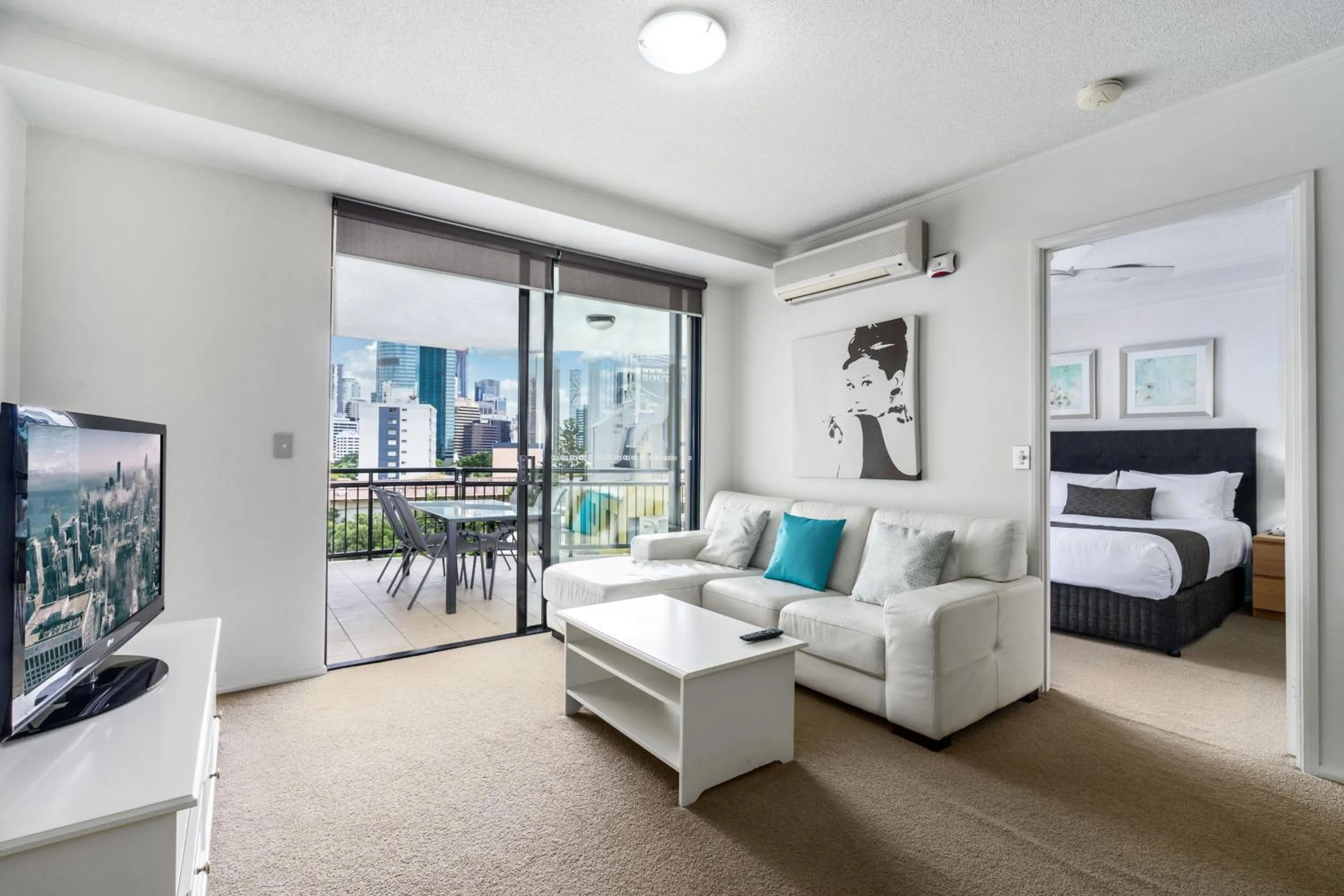 One-Bedroom Apartment in The Docks On Goodwin