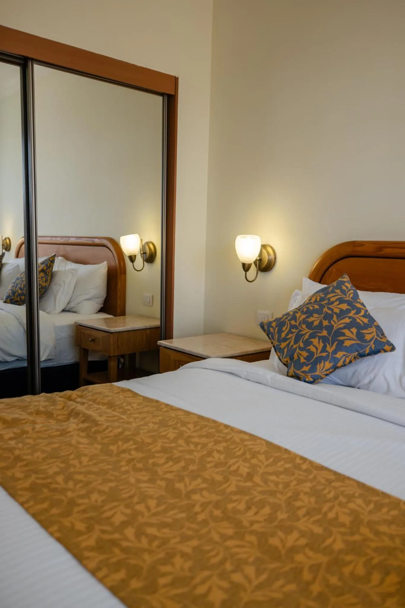 Deluxe Suite - single occupancy in Grand Court Hotel