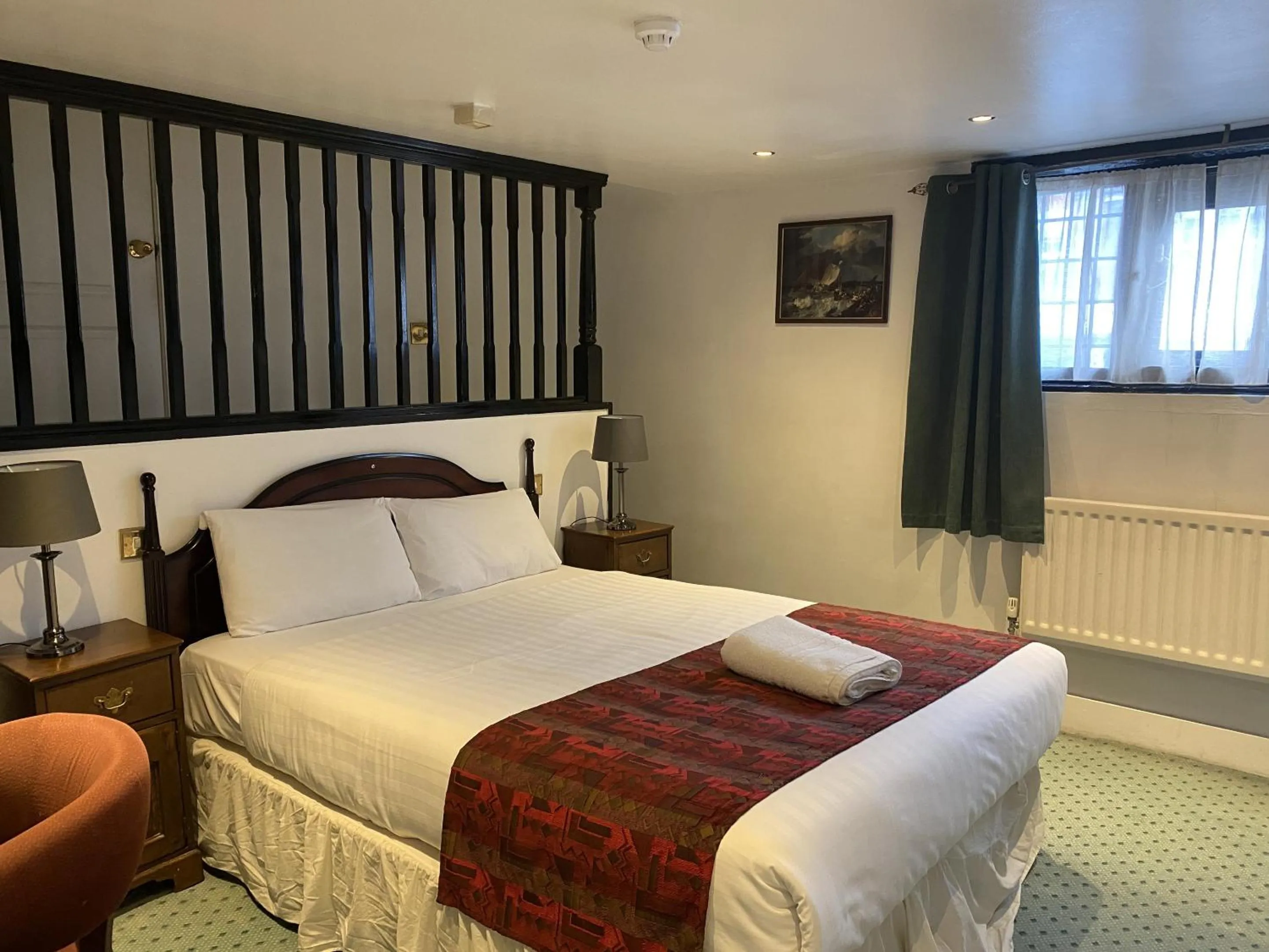 Standard Double Room in The George Hotel Pangbourne