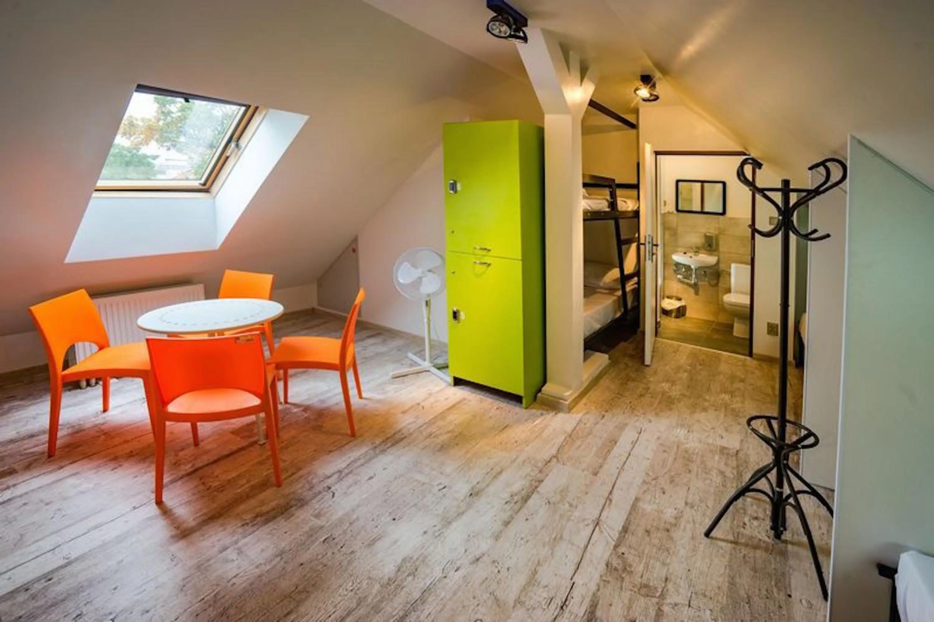 Bed in 6-Bed Mixed Dormitory Room in Oki Doki OLD TOWN