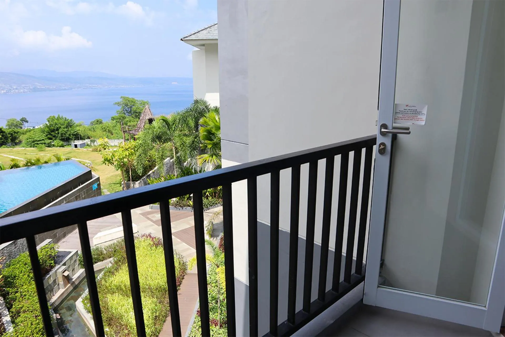 Deluxe Double Room with Sea View in Swiss-Belinn Luwuk