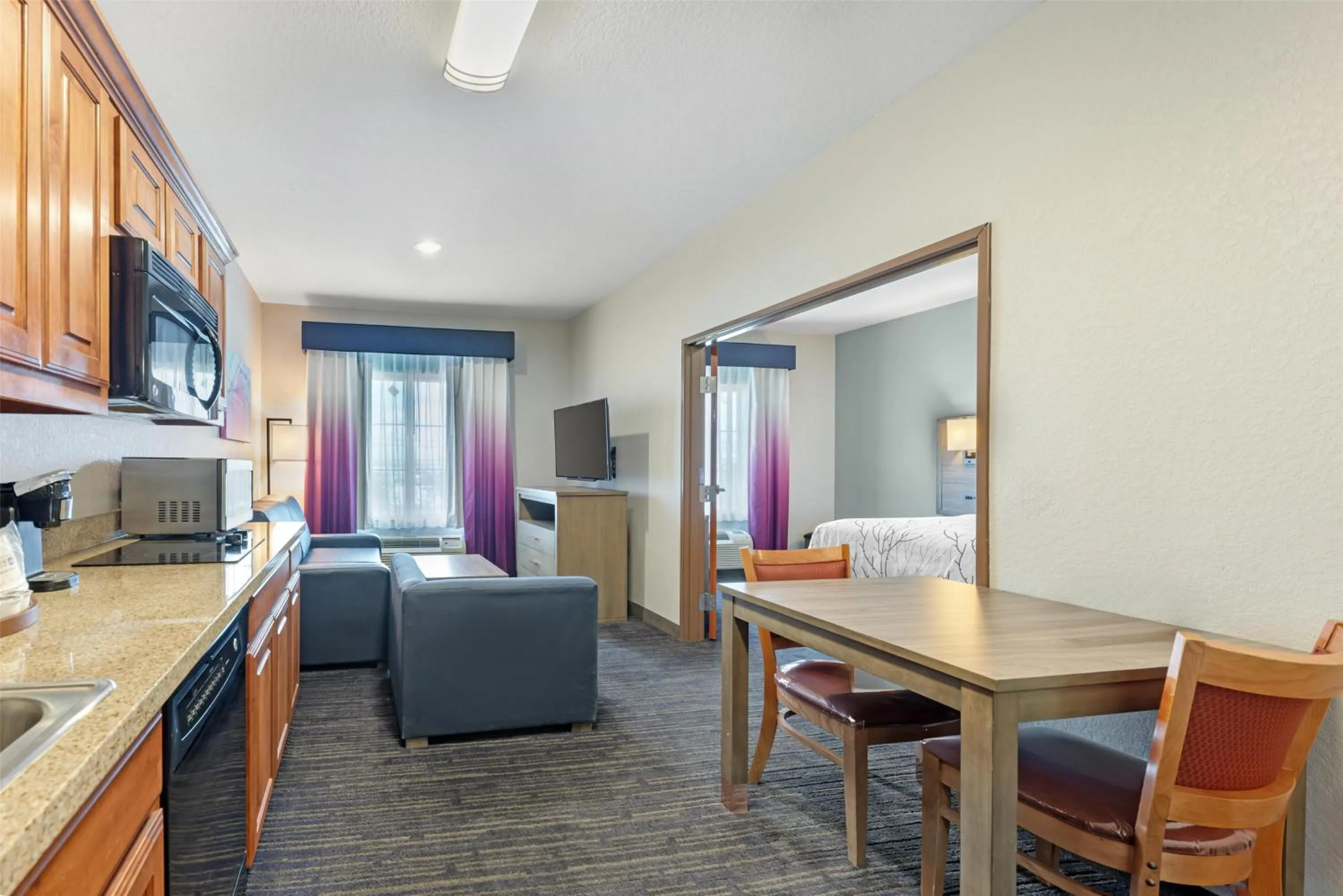 King Suite with Kitchen - Non-Smoking in Best Western Plus San Antonio East Inn & Suites