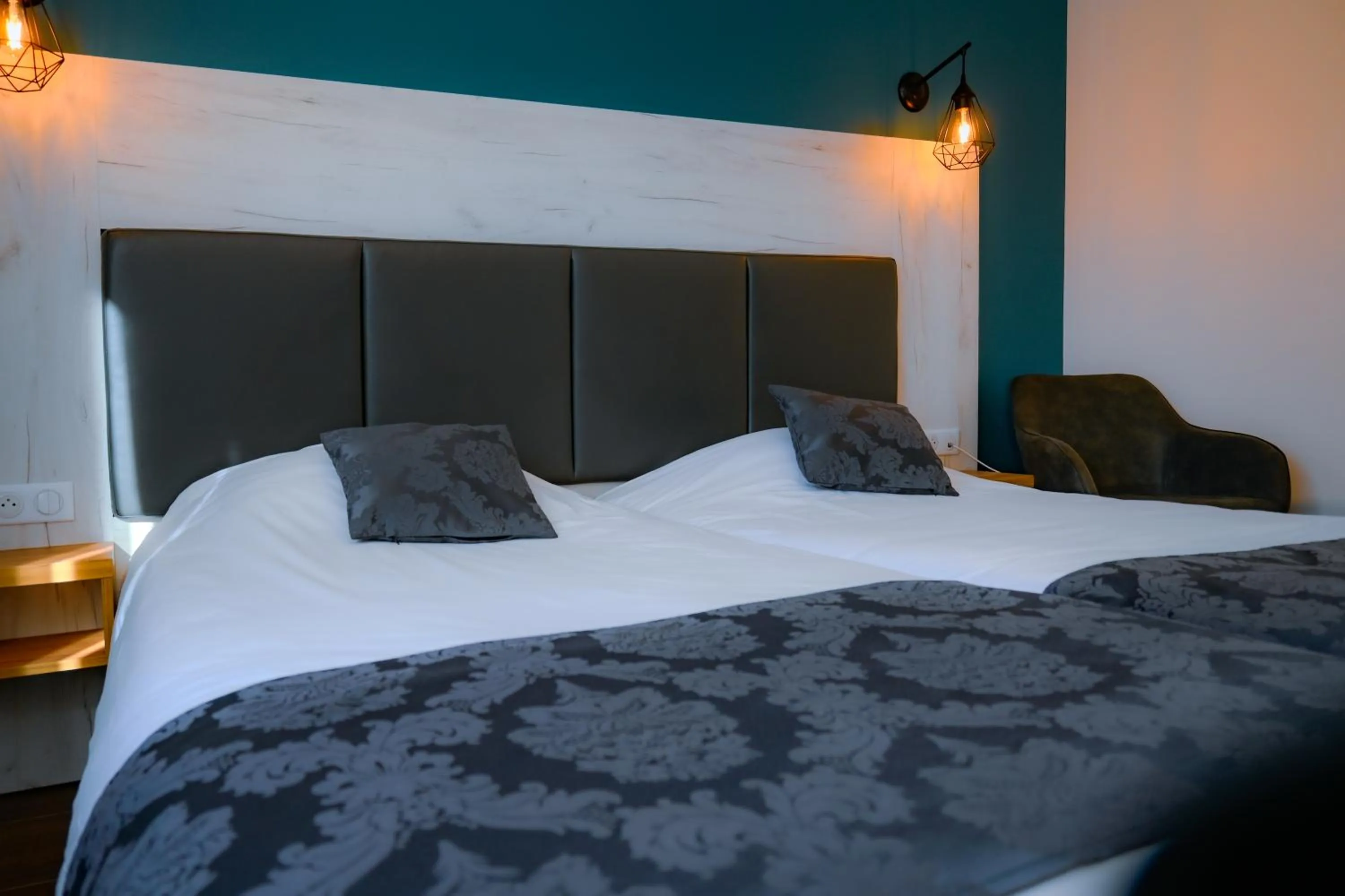 Twin Room in Logis Clermotel - Hôtel & Restaurant