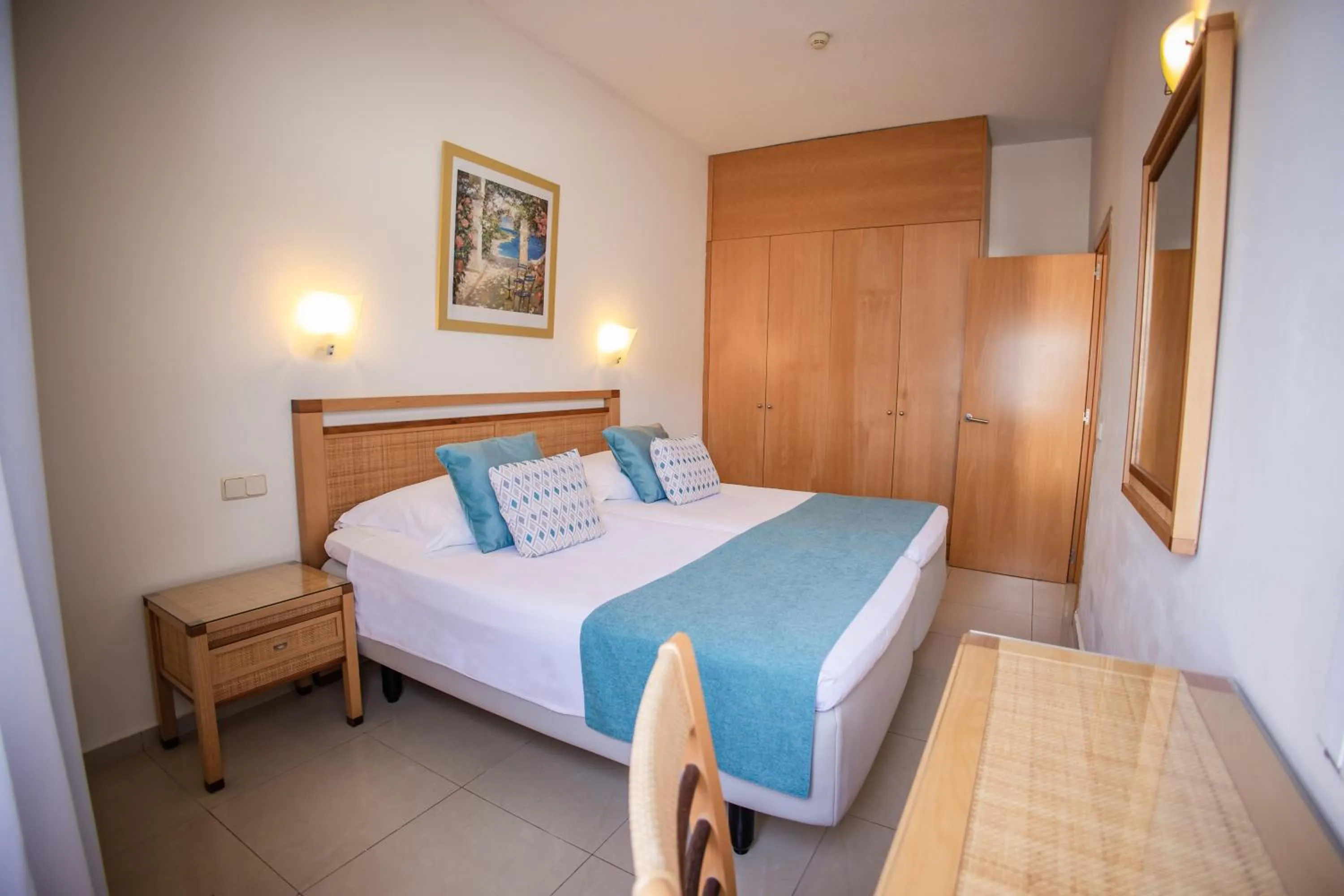 Royal Premier One-Bedroom Apartment with Terrace & Bath Tub (+18) - single occupancy in Servatur Terrazamar Sun Suite