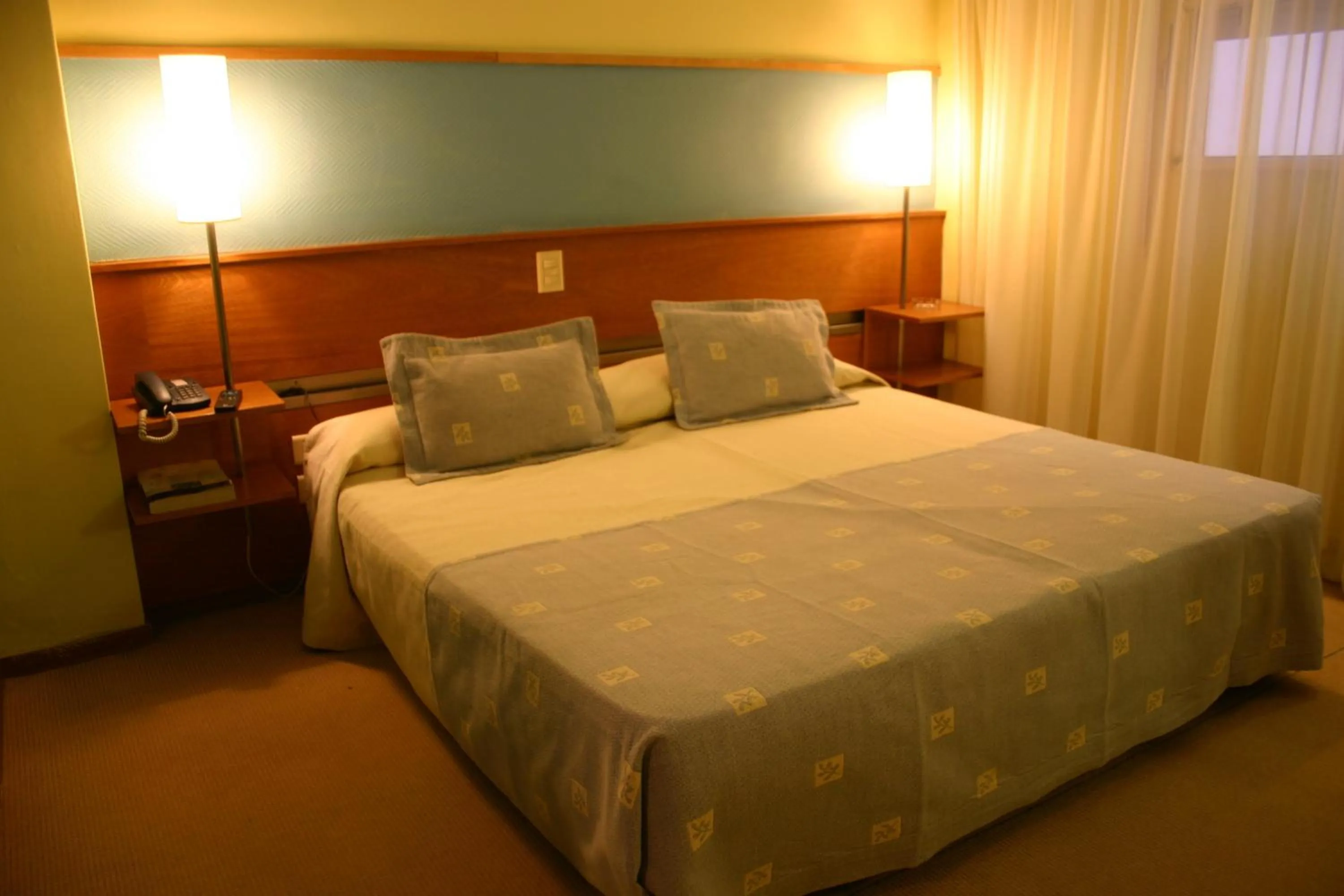 Classic Double or Twin Room - single occupancy in Hotel Cordon Del Plata