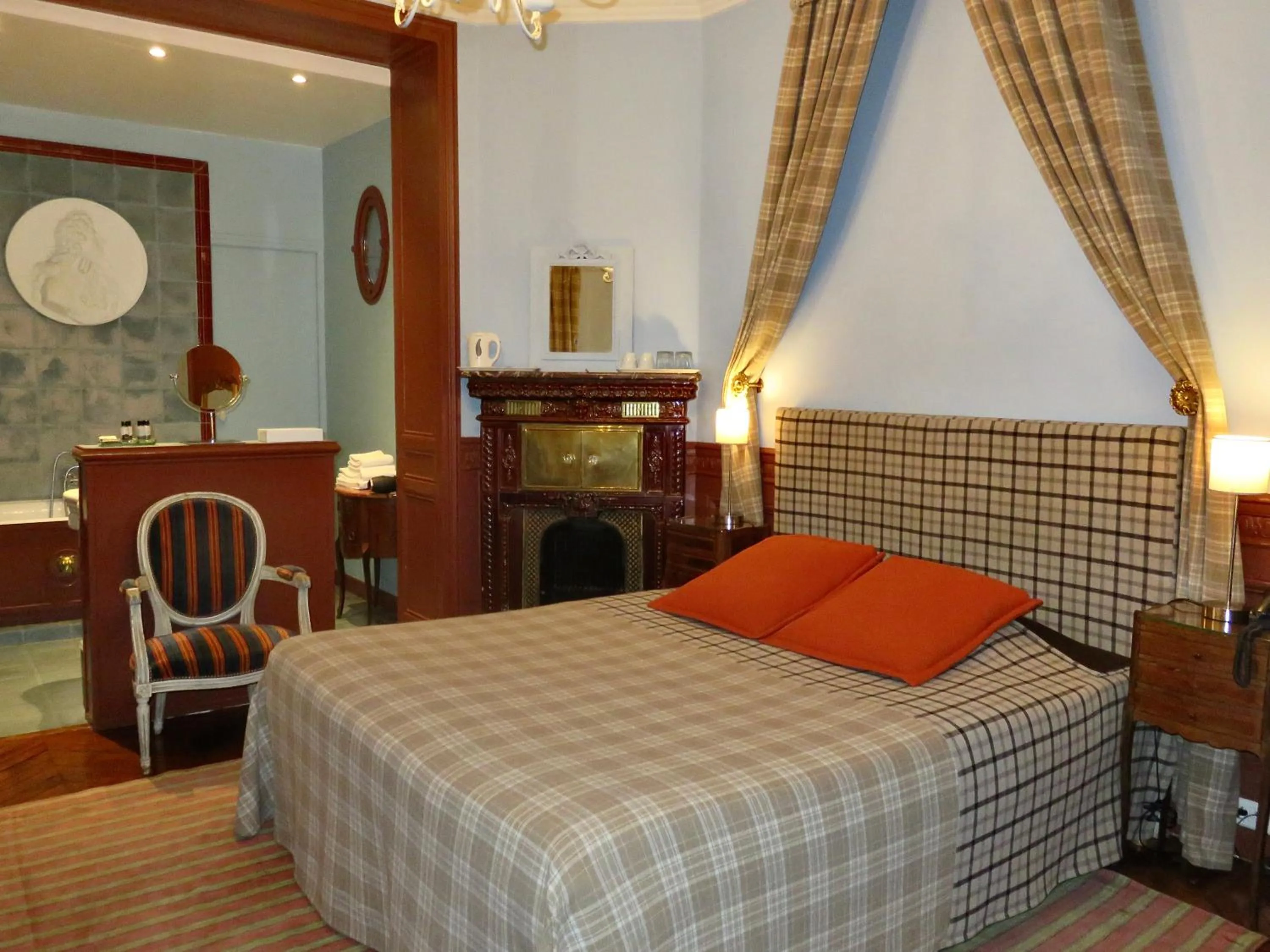 Deluxe Double Room in Hotel Windsor Home