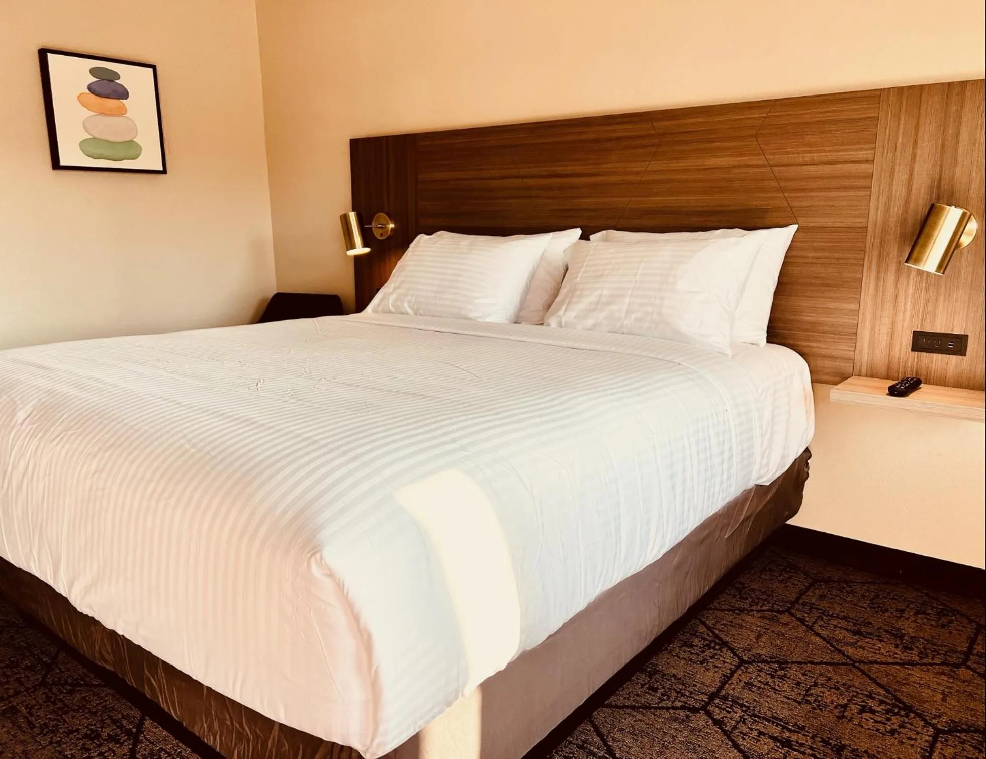 King Room - Non-Smoking in Ramada by Wyndham Modesto Yosemite Area