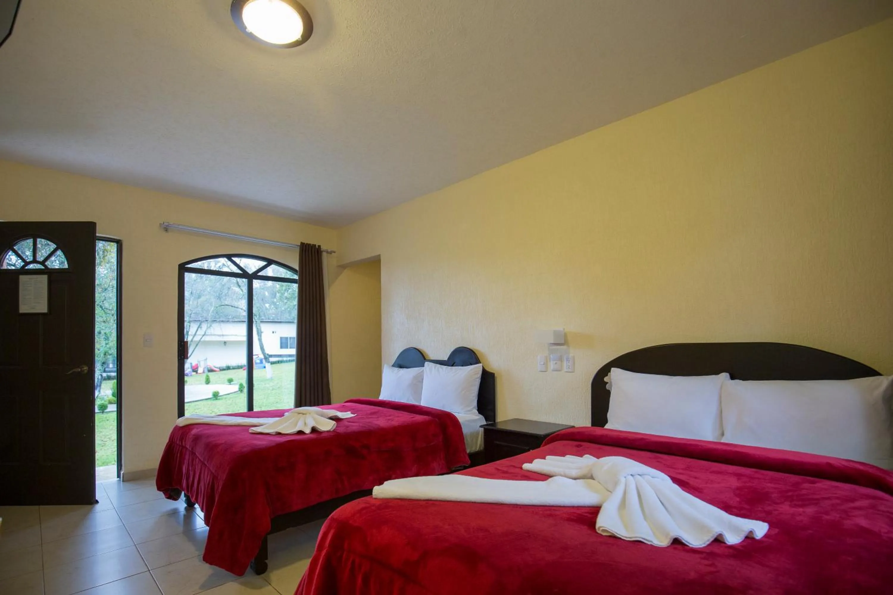 Twin Room in Hotel & Glamping Huasca Sierra Verde