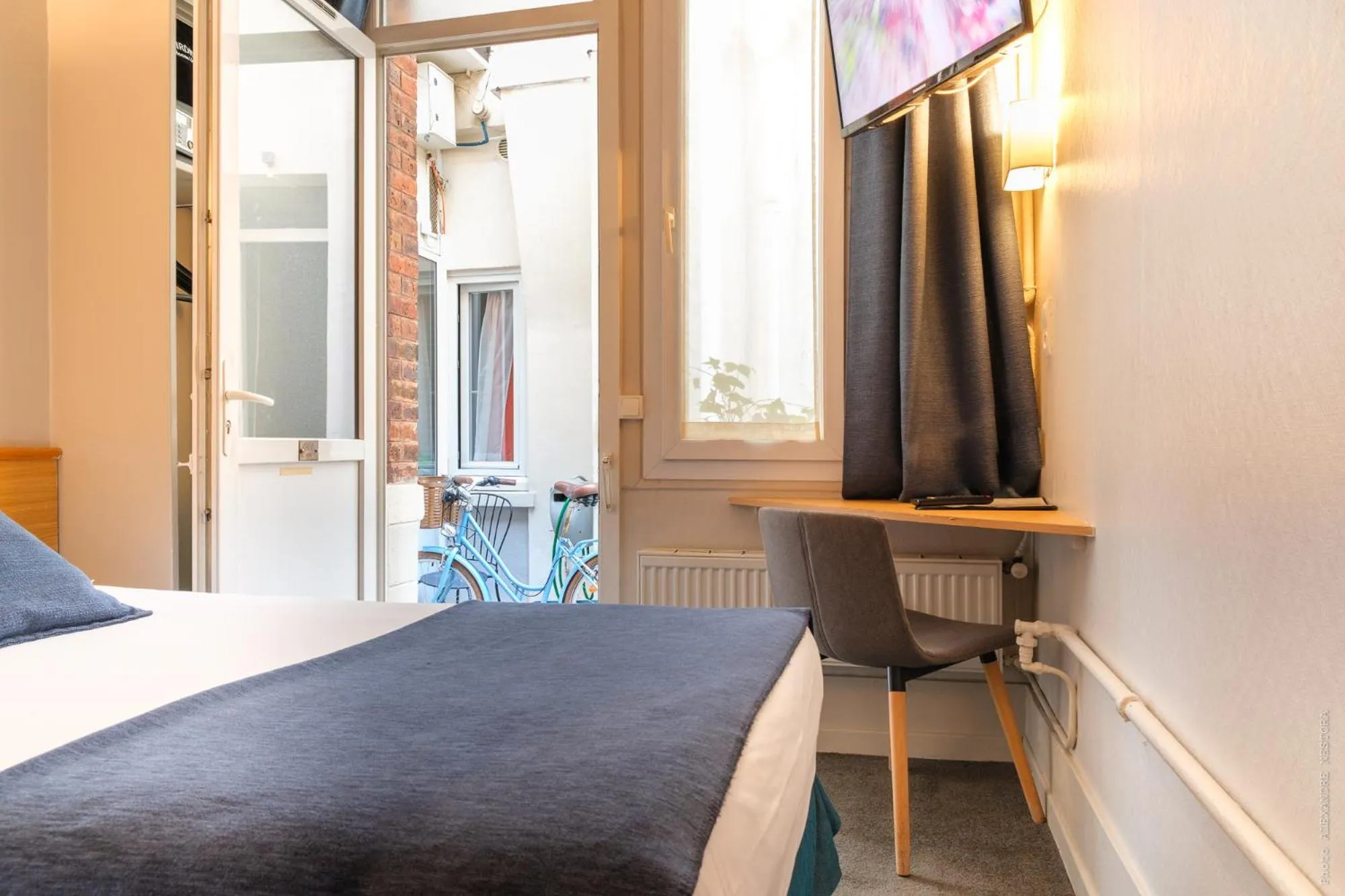 Small Single Room in A l'Hôtel Des Roys