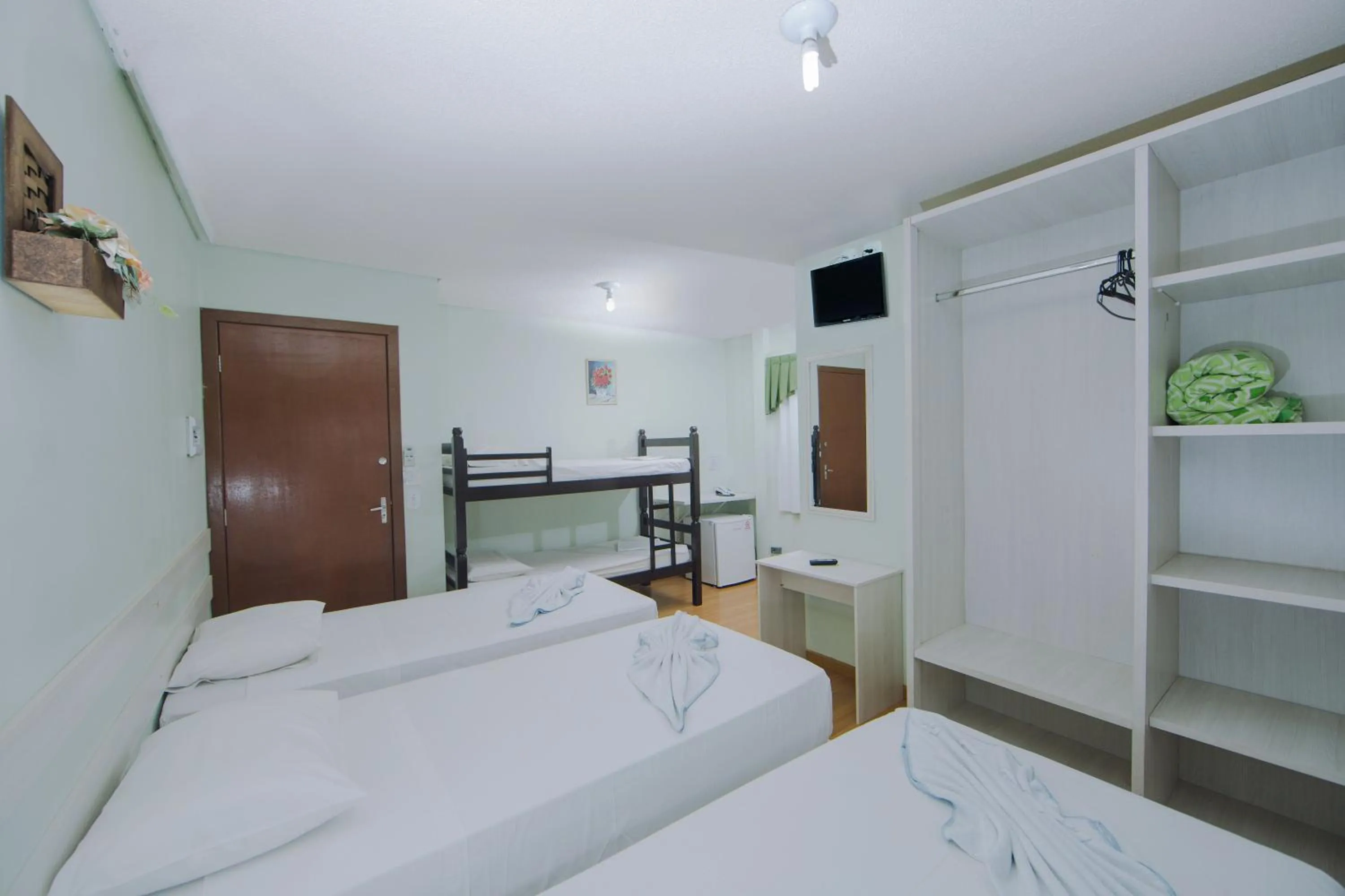 Quarto Quíntuplo Standard (Bloco 02) in Hotel e Pousada Caroline